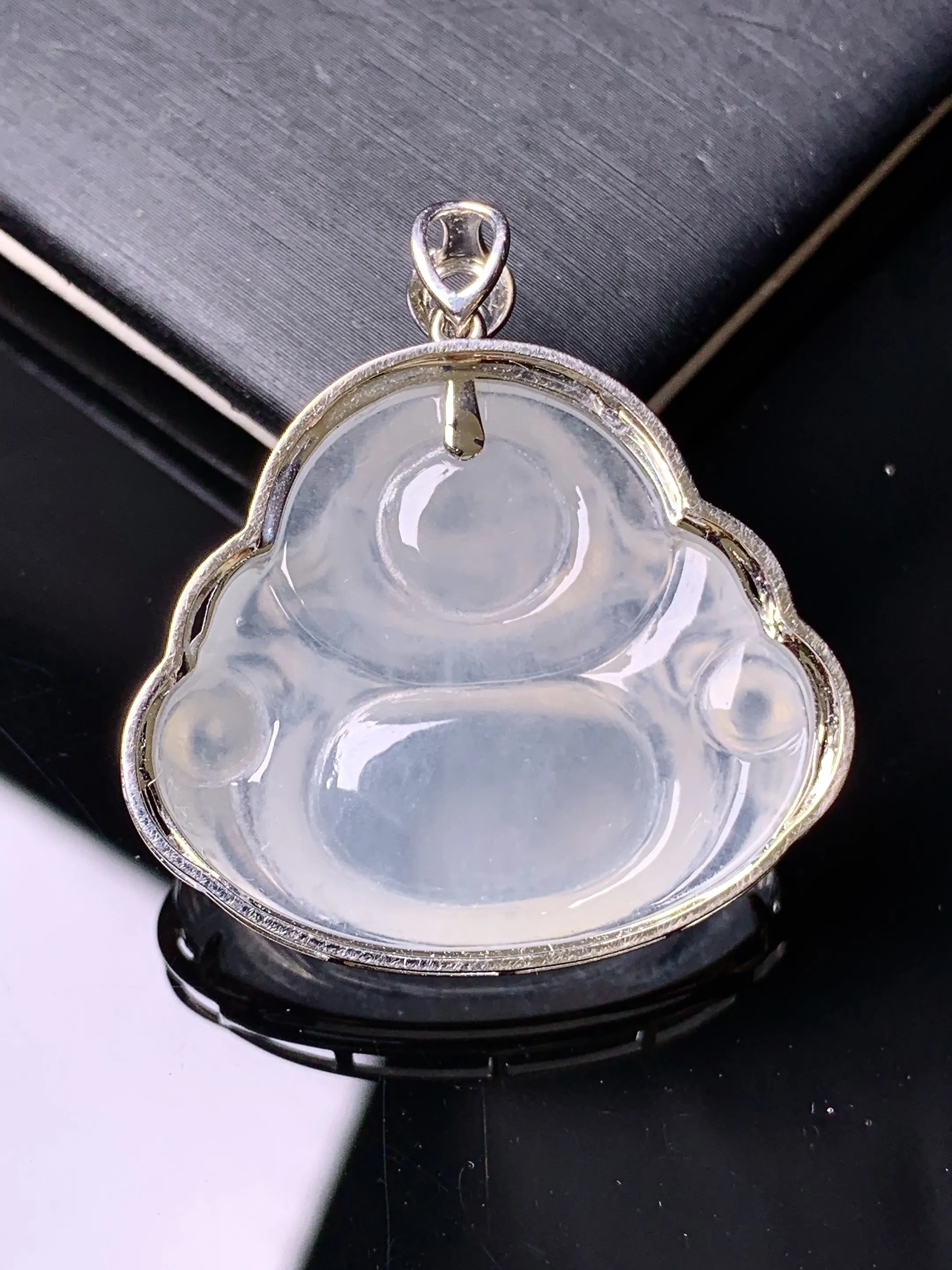 18k金镶嵌冰种佛公吊坠 玉质细腻 色泽清新艳丽 整体尺寸32.6*30*8.2