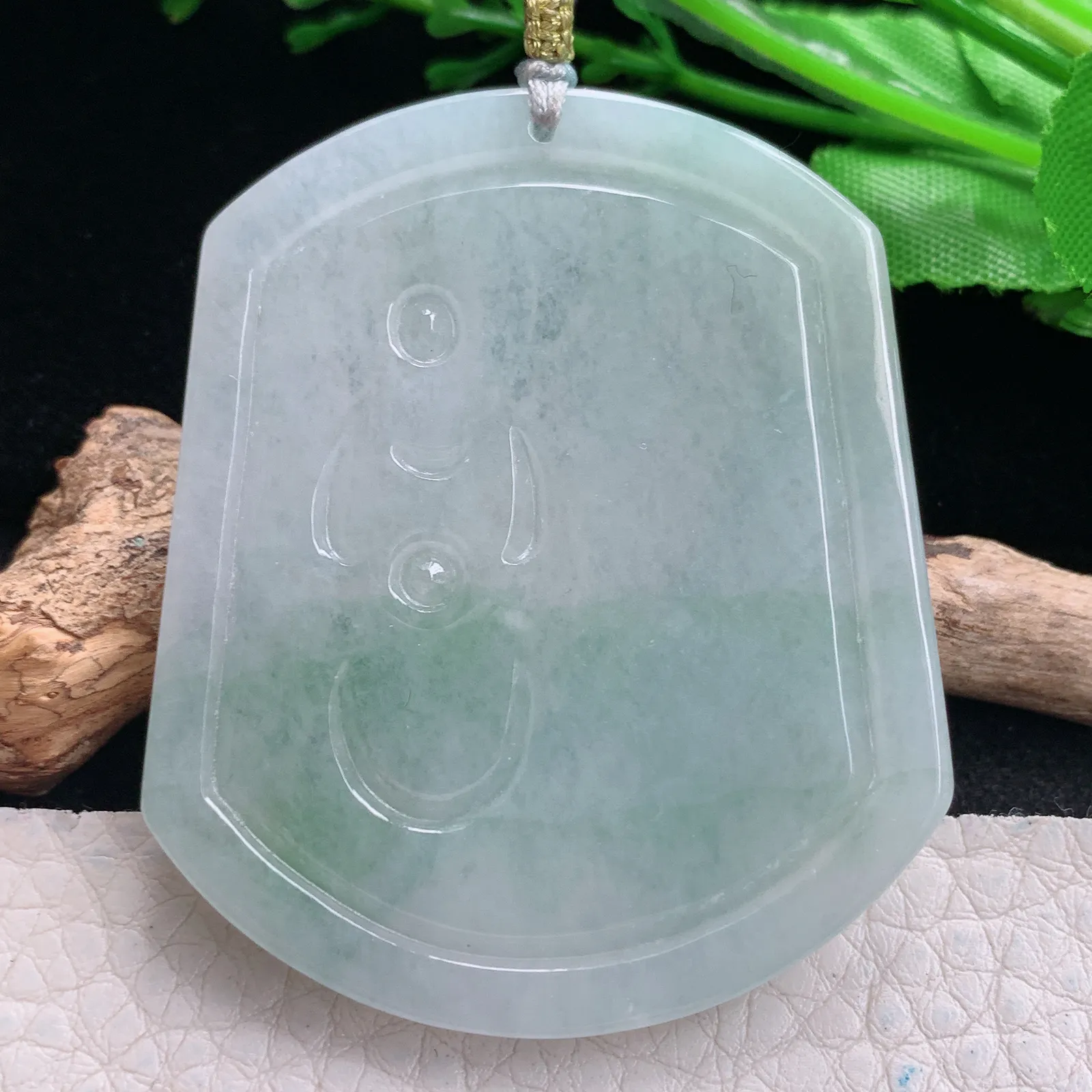 rp实拍53*45*5.8缅甸翡翠精雕冰飘绿花普贤菩萨生肖守护神玉吊坠 玉挂坠