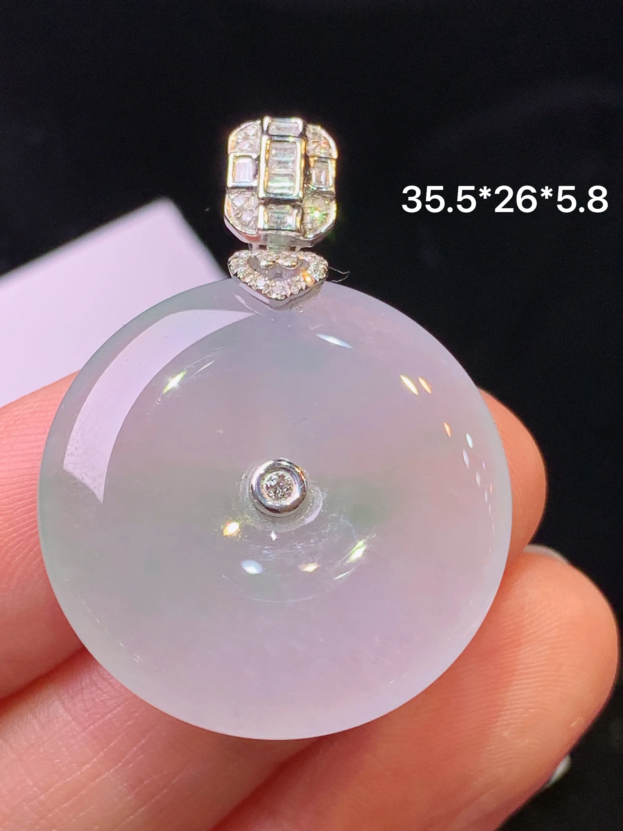 18k金钻镶嵌冰种飘绿平安扣吊坠 玉质细腻 色泽清新艳丽 整体尺寸35.5*26*5.8