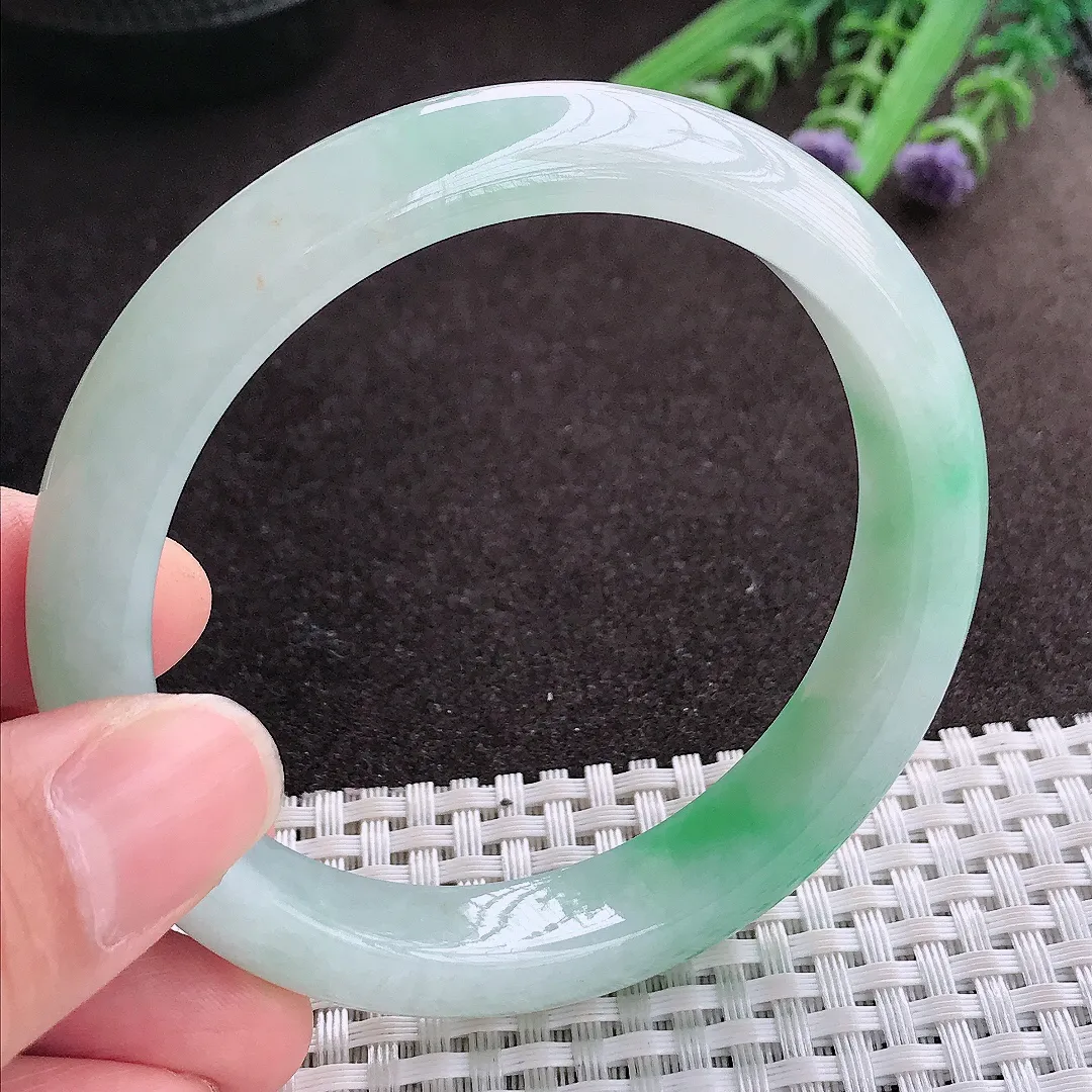 实拍A货翡翠59/11.8/8.2老坑冰润起胶飘阳绿手镯宽边玉镯子平安镯