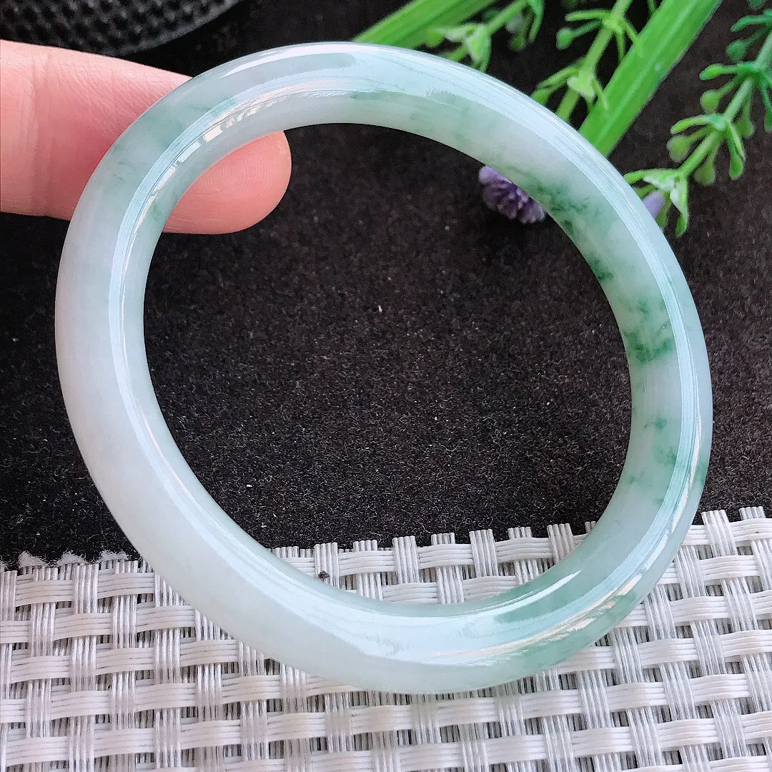 实拍A货翡翠老坑冰胶水灵飘花贵妃手镯翡翠玉镯圆条贵妃