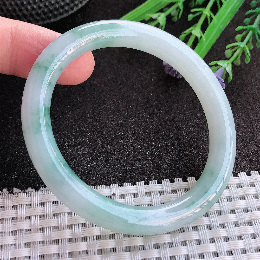 实拍A货翡翠老坑冰胶水灵飘花贵妃手镯翡翠玉镯圆条贵妃