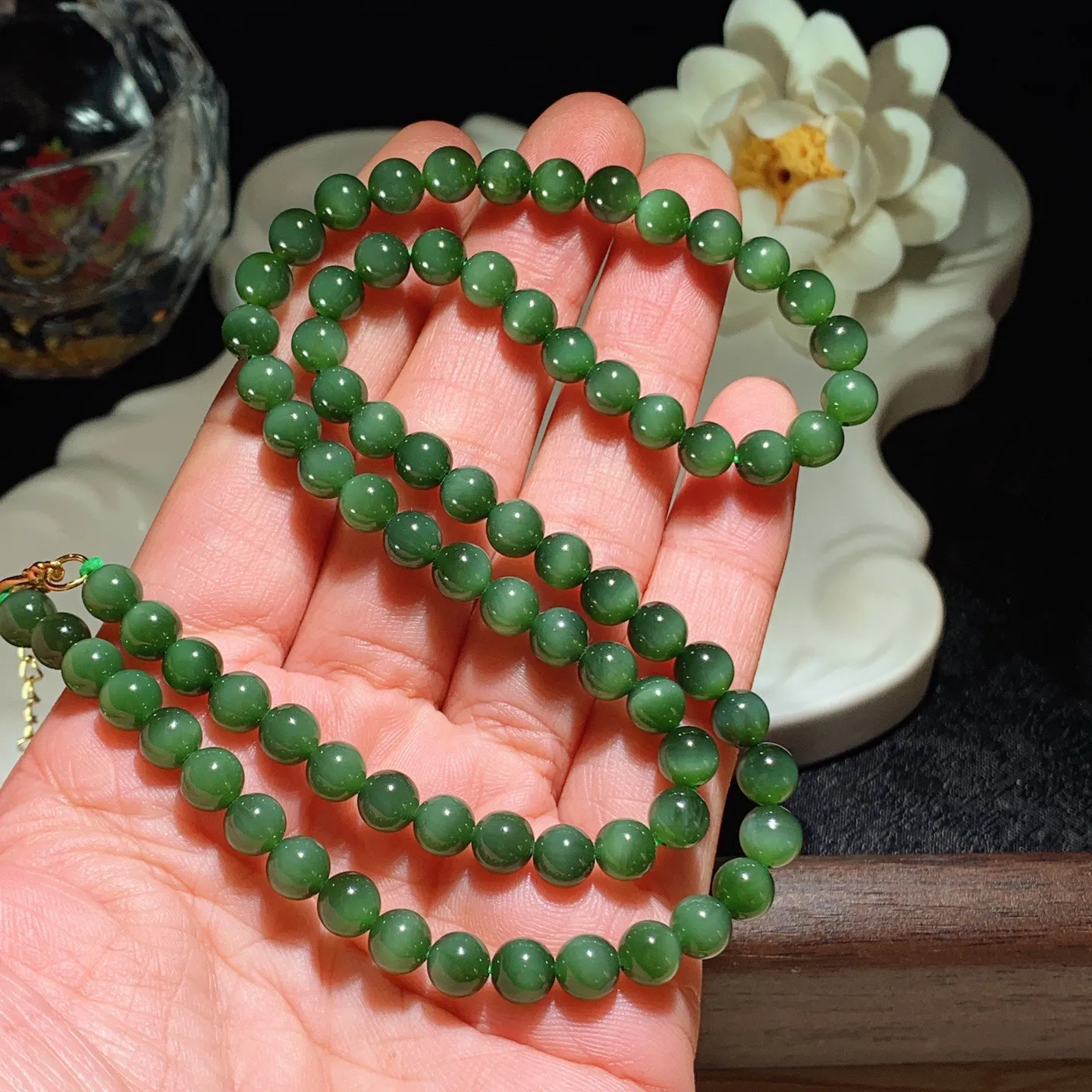 和田玉菠菜绿俄罗斯碧玉猫眼项链 单颗尺寸6！玉质细腻油润。手推出油。佩戴高端典雅。lt260127