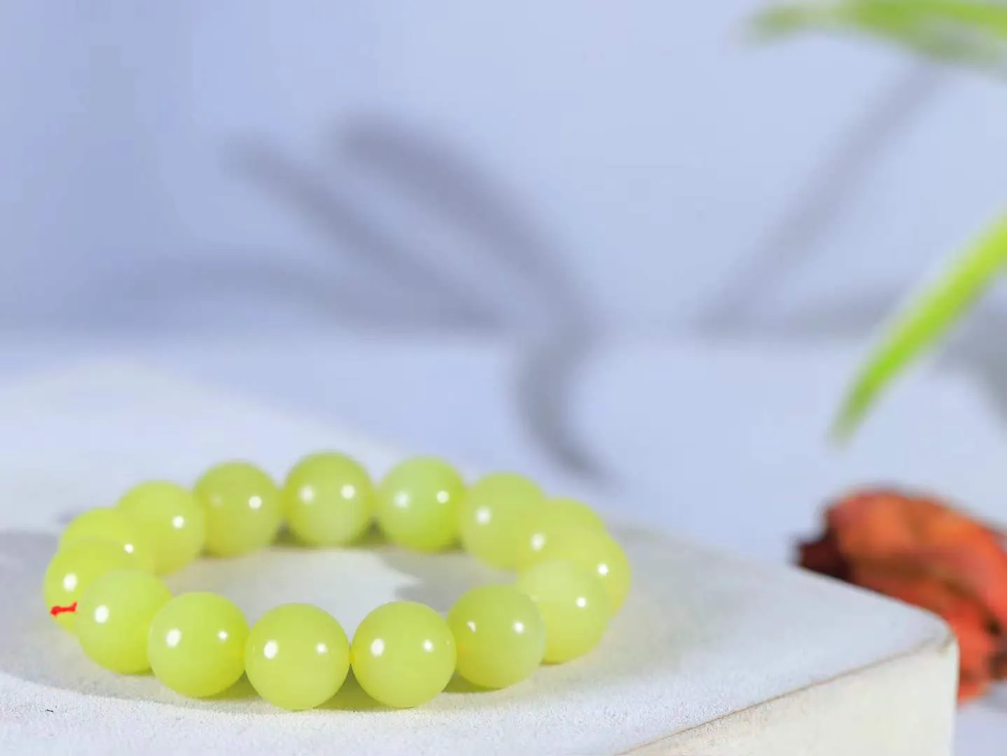 【珠圆玉润.手串】

精品️和田玉黄口珠圆玉润手串 玉质温润细腻  整串打磨圆润，佩戴舒适。珠珠落