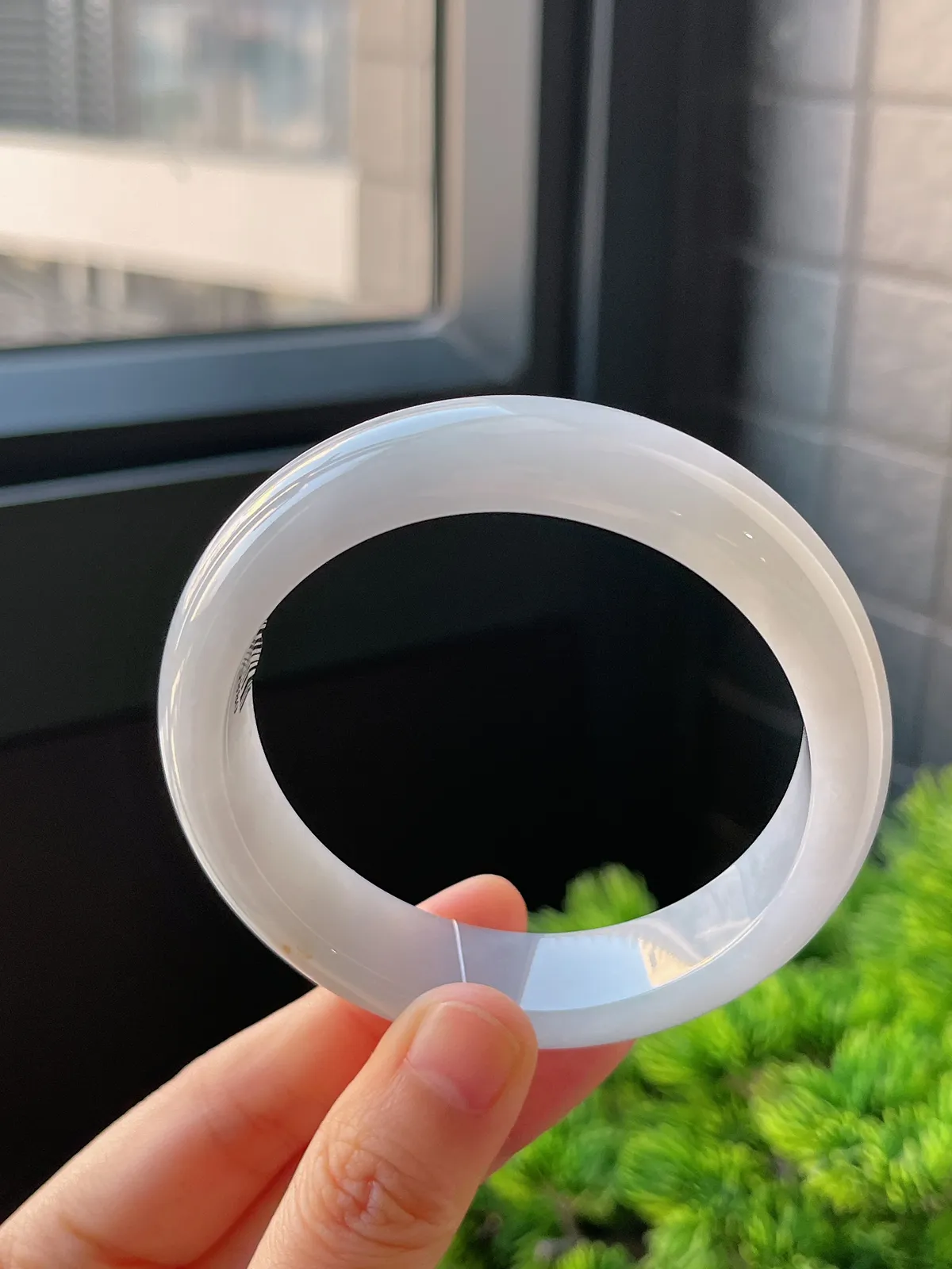 正圈57.7圈口，翡翠糯化种白色手镯