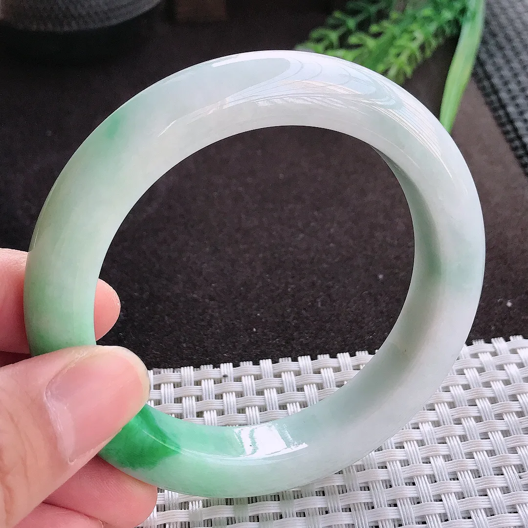 实拍A货翡翠59/12.3/10.2老坑精美飘阳绿手镯翡翠玉镯子平安镯