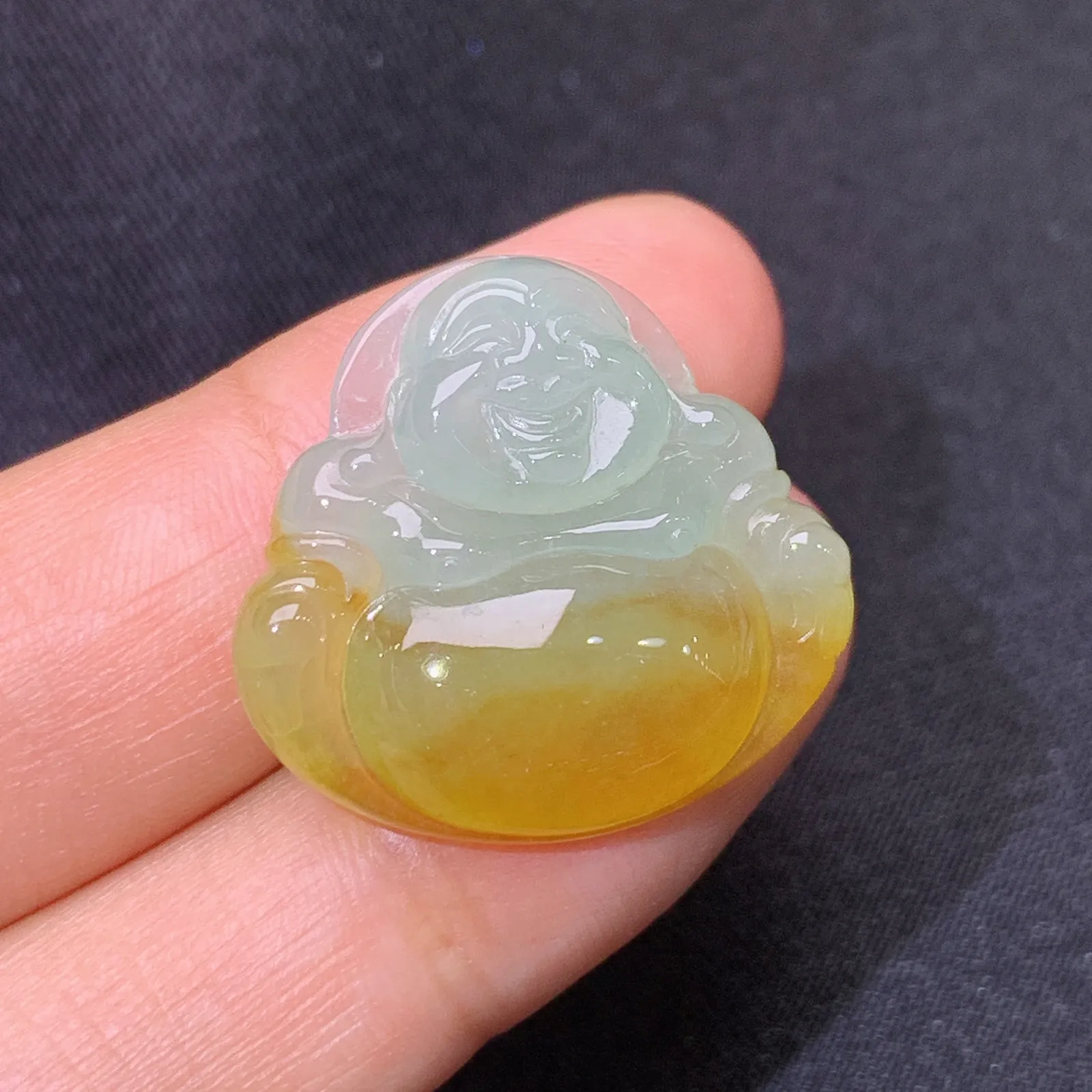 冰黄翡笑佛，冰润鲜艳，品相饱满，种水足，001 尺寸22*24*5.6