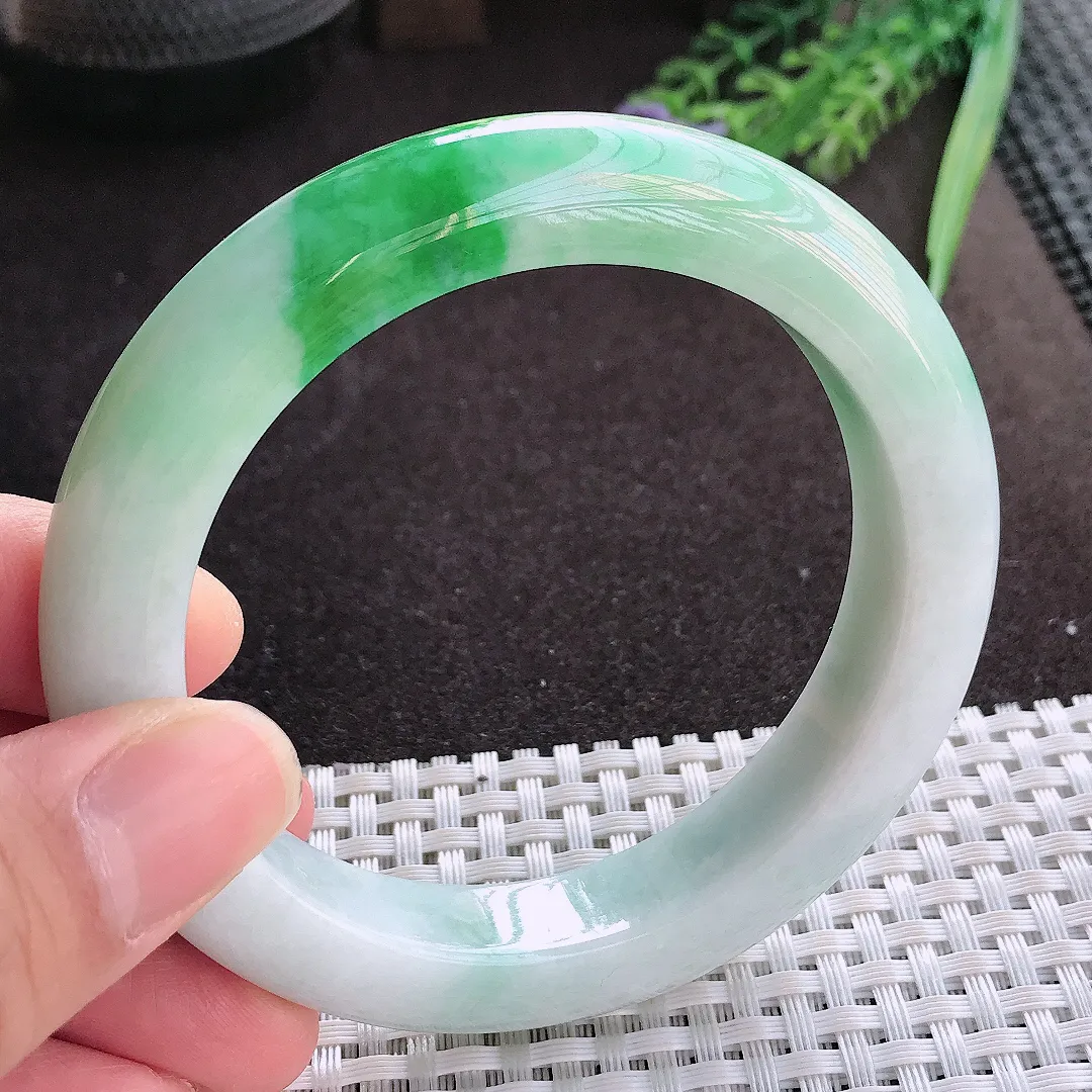 实拍A货翡翠59/12.3/10.2老坑精美飘阳绿手镯翡翠玉镯子平安镯