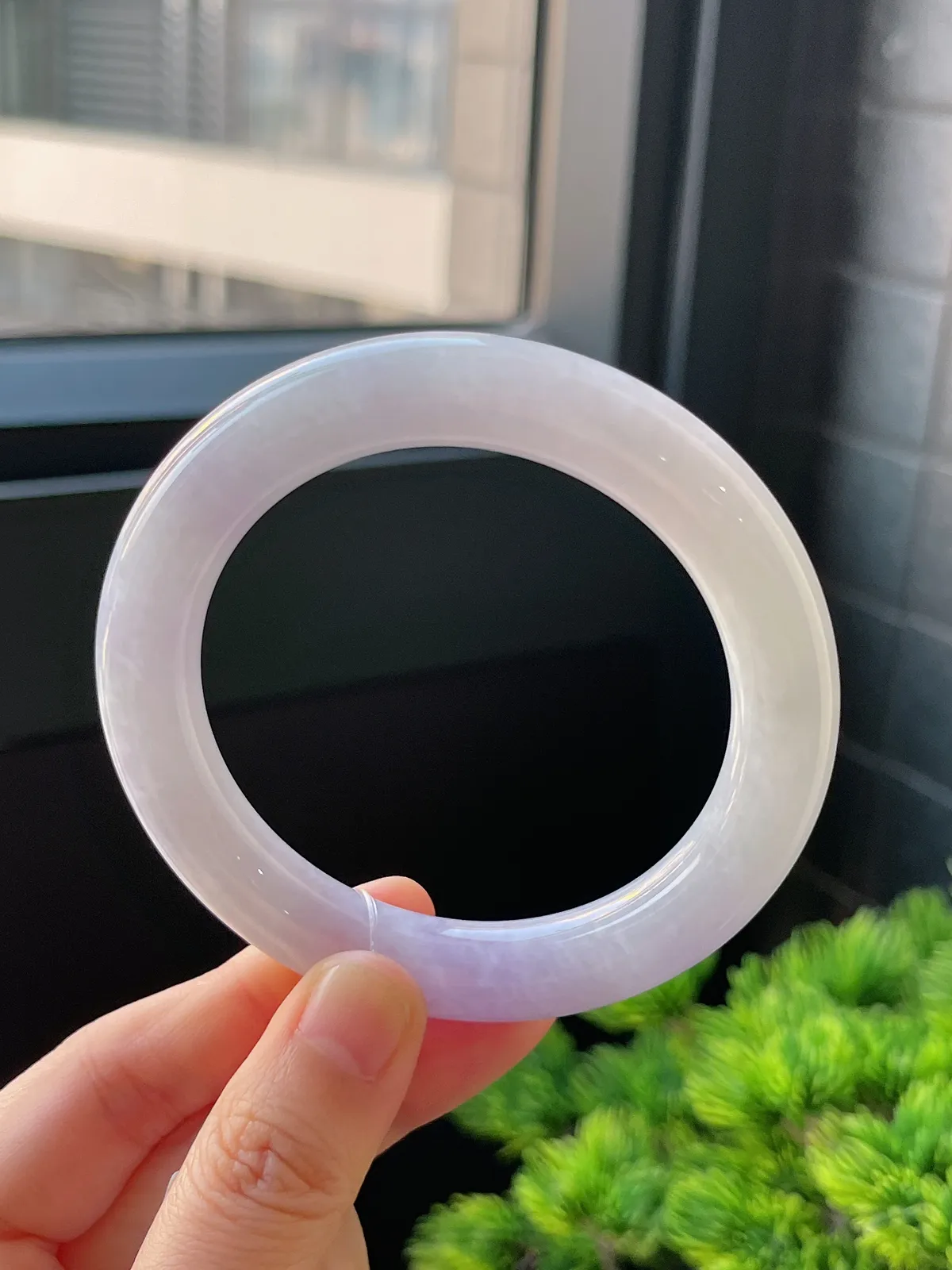 圆镯56圈口，翡翠糯化种春带彩手镯