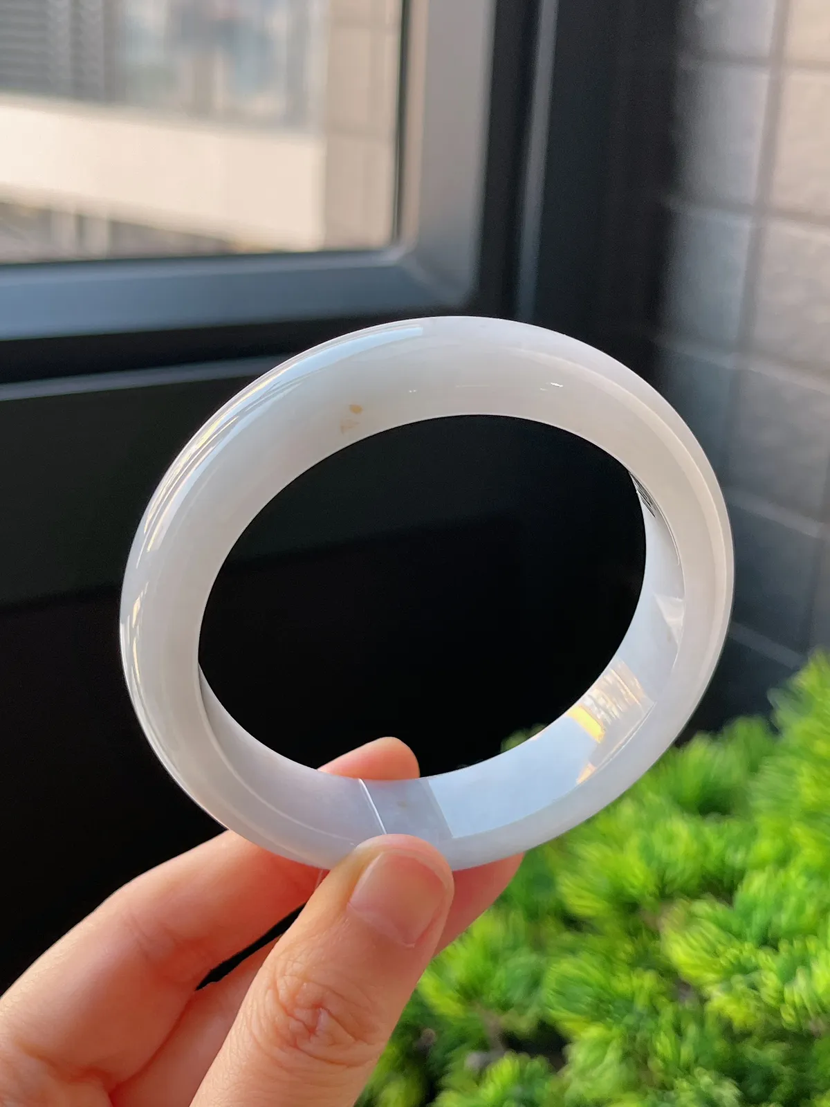 正圈57.7圈口，翡翠糯化种白色手镯