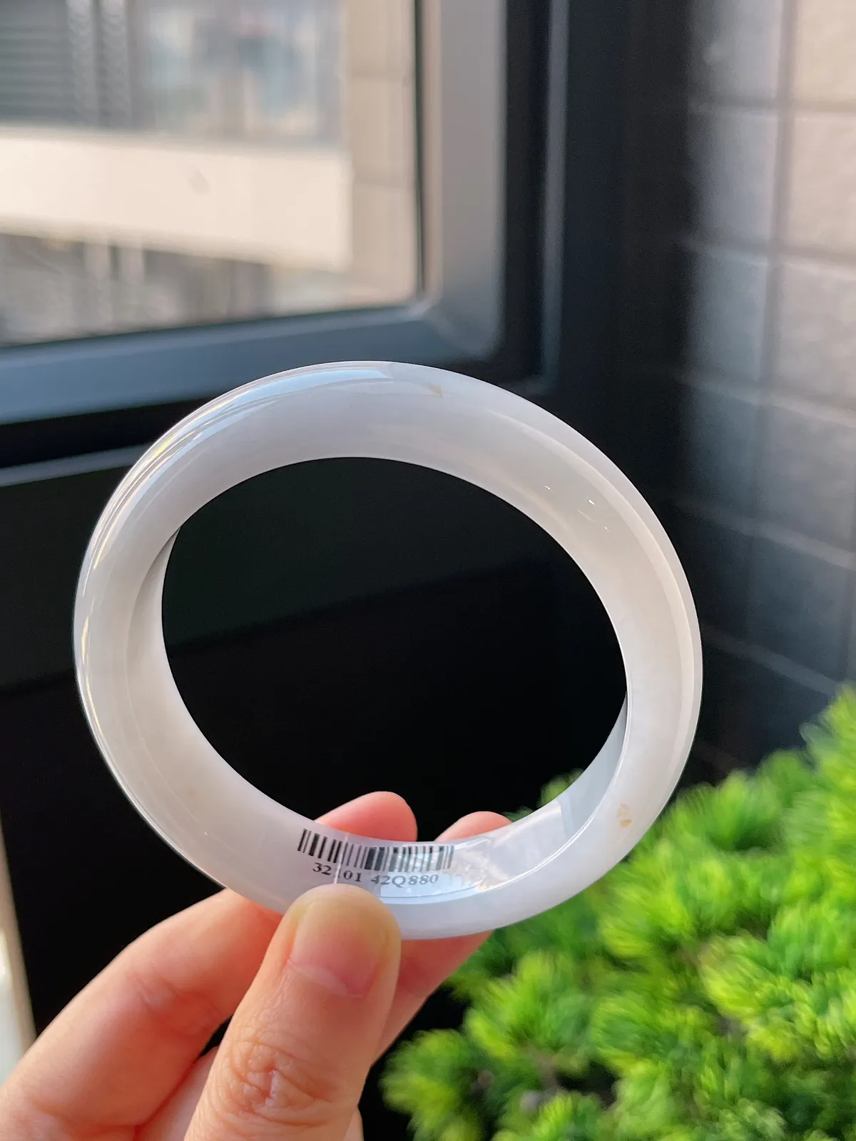 正圈57.7圈口，翡翠糯化种白色手镯