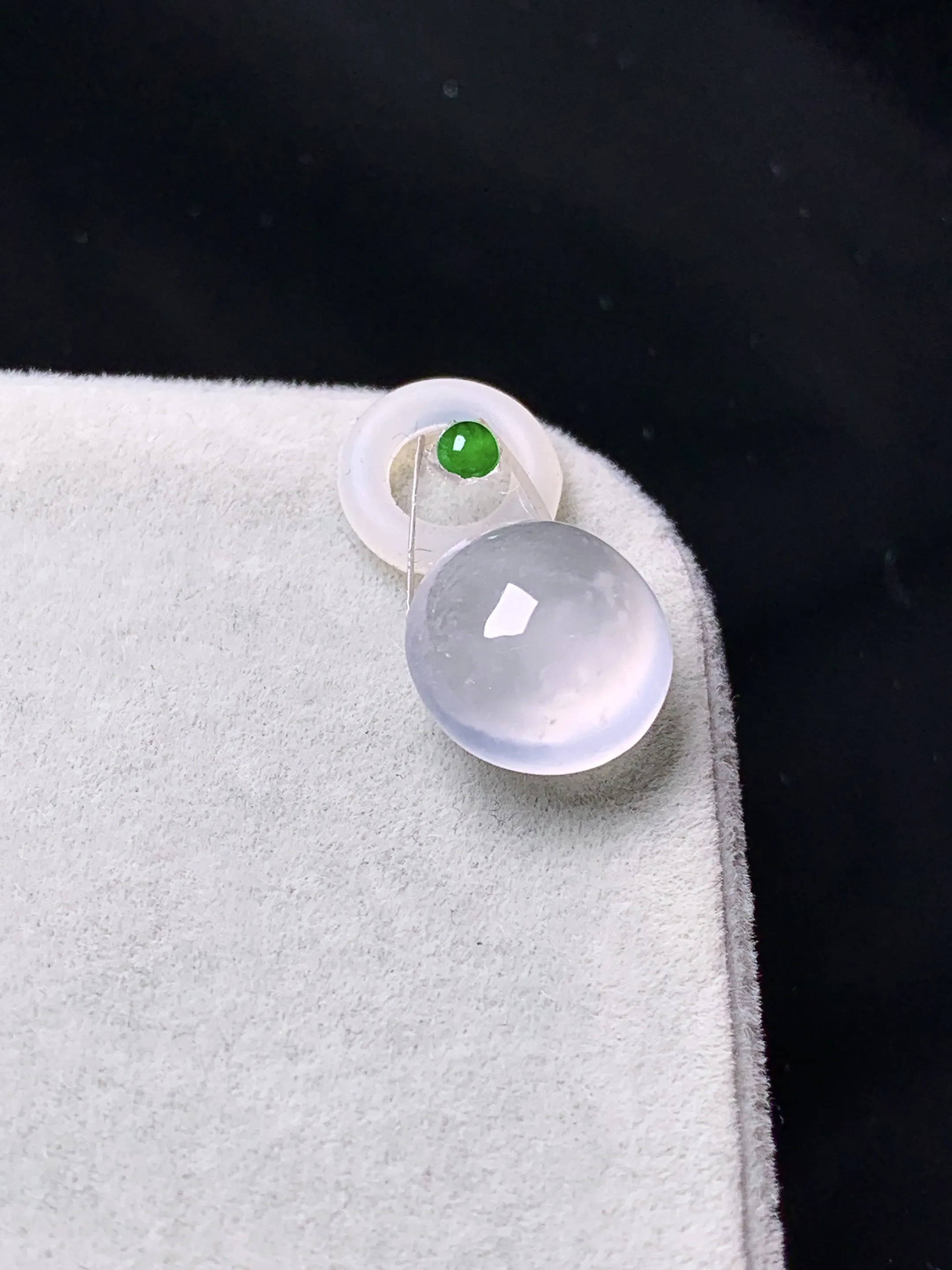 镶嵌款 冰种蛋面吊坠 玉质细腻 色泽清新艳丽 整体尺寸10.5*10*5