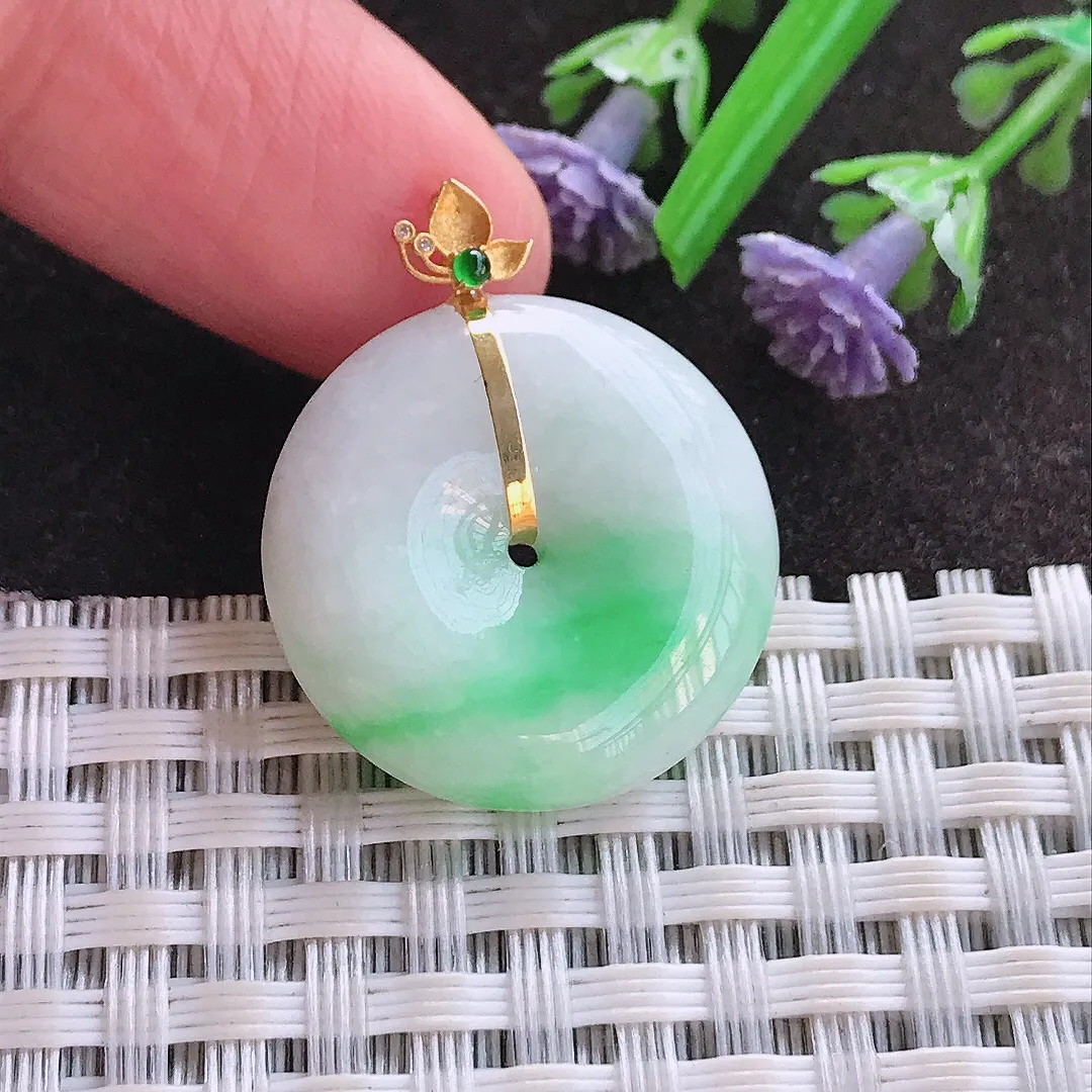 实拍A货翡翠22.3/5.8老坑18k金镶嵌飘阳绿平安扣吊坠翡翠玉牌挂件