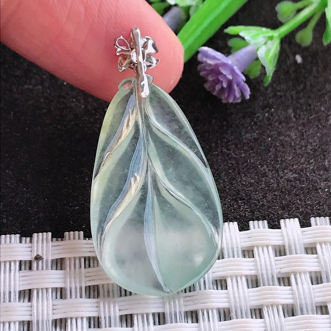 实拍A货翡翠27.8/16.9/3.8老坑18k金镶嵌冰种叶子吊坠翡翠玉牌挂件