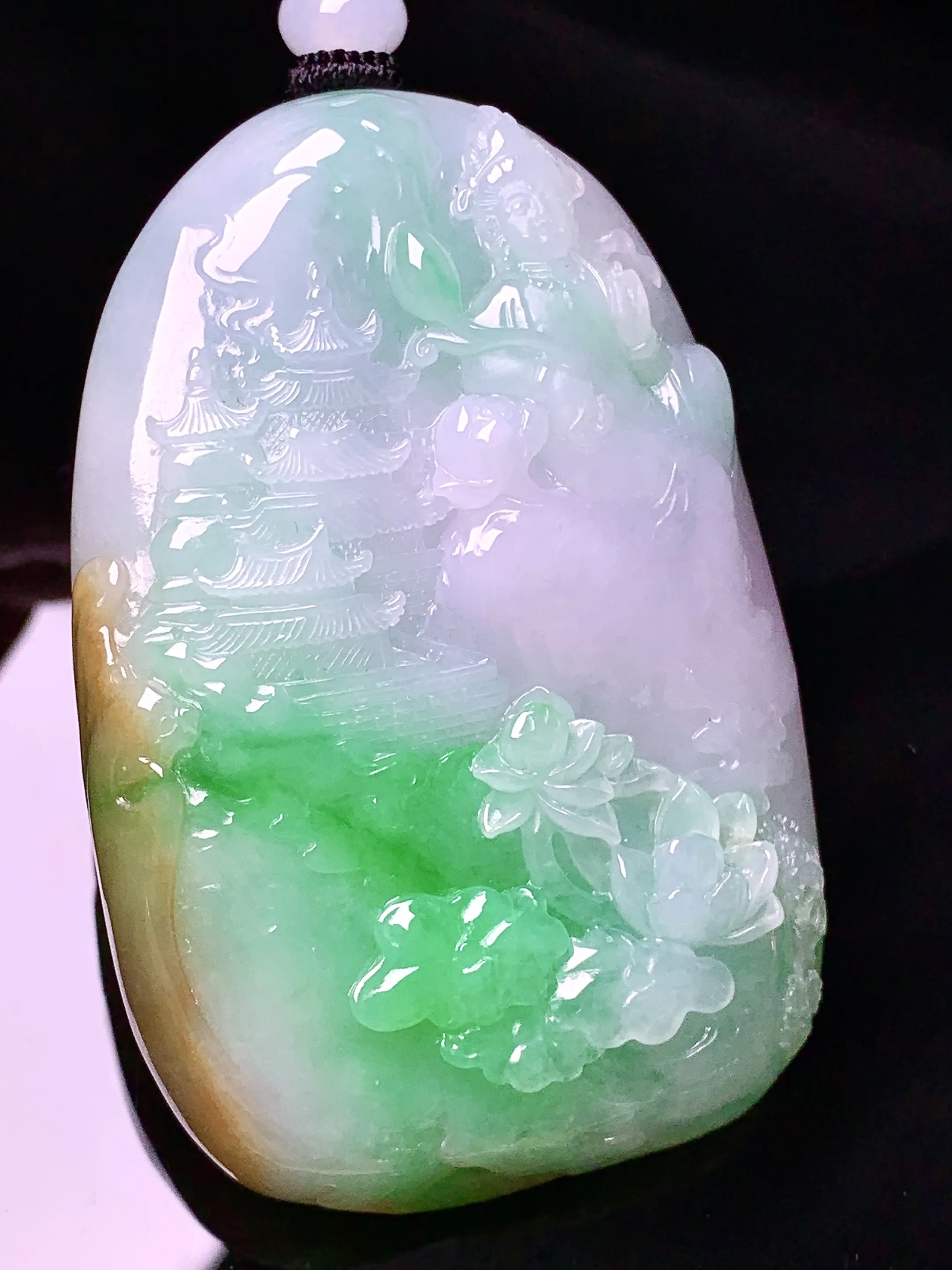 飘黄绿翡山水观音菩萨吊坠 玉质细腻 色泽清新艳丽 整体尺寸65.5*42.6*11