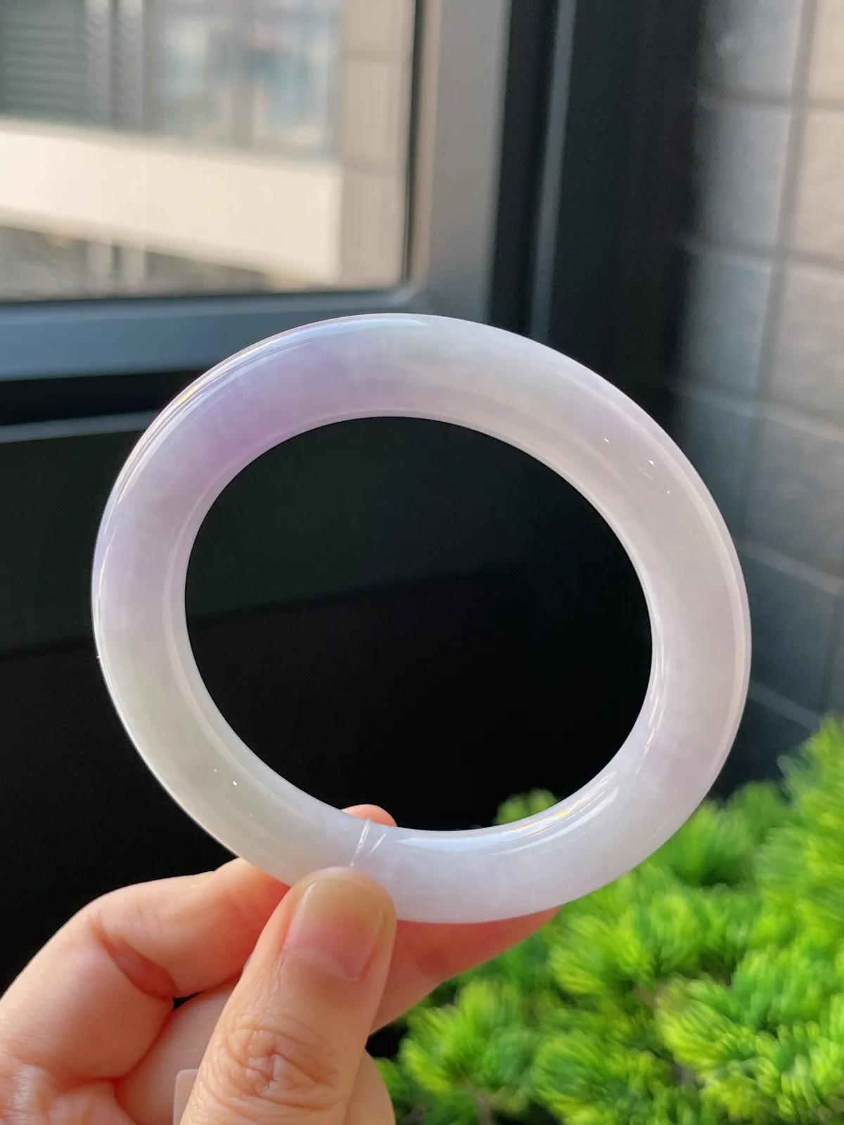 圆镯56圈口，翡翠糯化种春带彩手镯