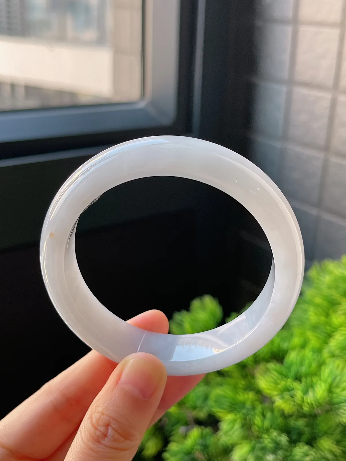 正圈57.7圈口，翡翠糯化种白色手镯