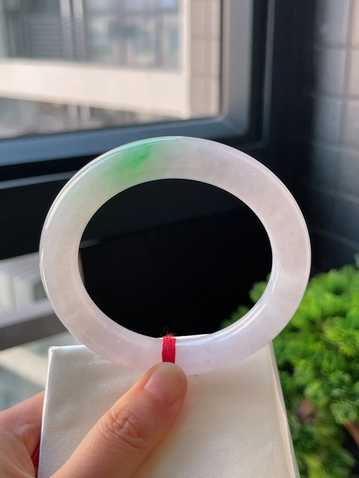 圆镯58.7圈口，翡翠冰糯种飘花手镯