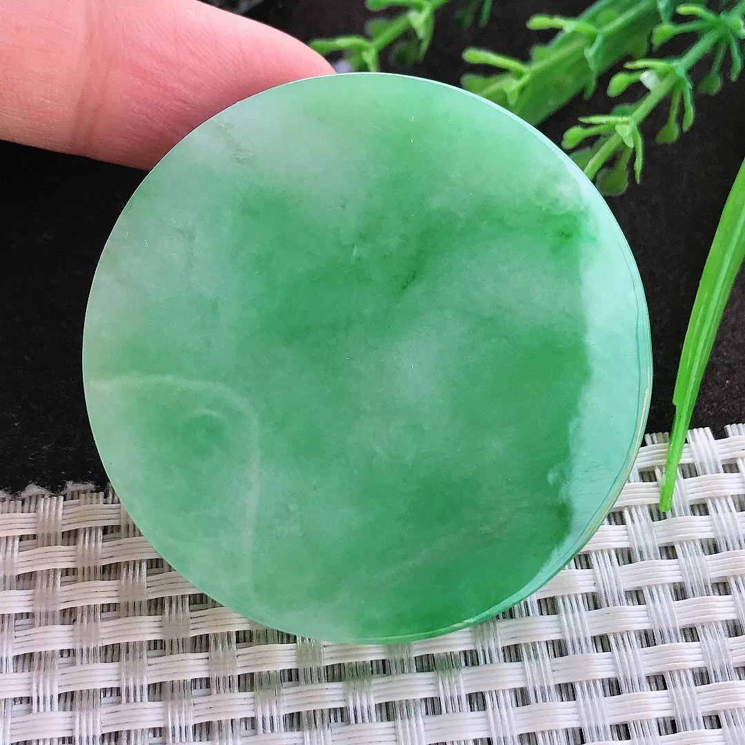 实拍A货翡翠51.5/7.6老坑冰润起胶厚装阳绿无事牌圆牌吊坠翡翠玉牌挂件