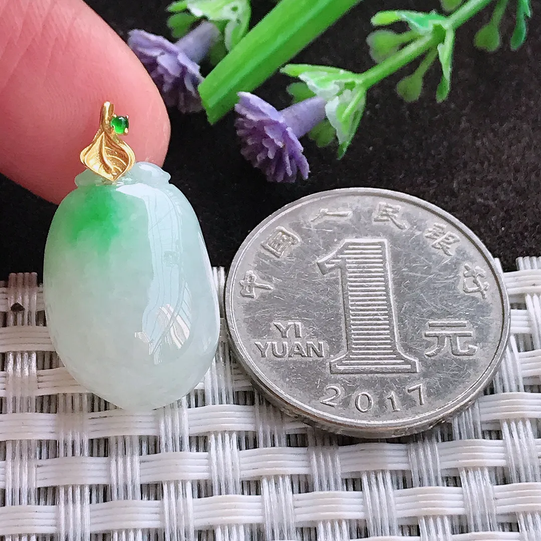 实拍A货翡翠21/14.3/7.8老坑18k金镶嵌飘阳绿寿桃吊坠翡翠玉牌挂件