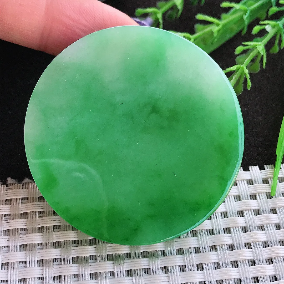 实拍A货翡翠51.5/7.6老坑冰润起胶厚装阳绿无事牌圆牌吊坠翡翠玉牌挂件