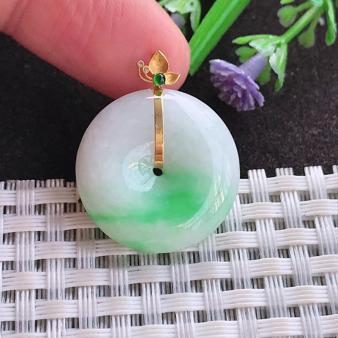 实拍A货翡翠22.3/5.8老坑18k金镶嵌飘阳绿平安扣吊坠翡翠玉牌挂件