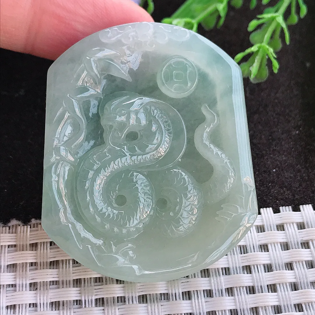 实拍A货翡翠49.5/40.9/6.2老坑冰润起胶冰晴生肖蛇牌吊坠翡翠玉牌挂件