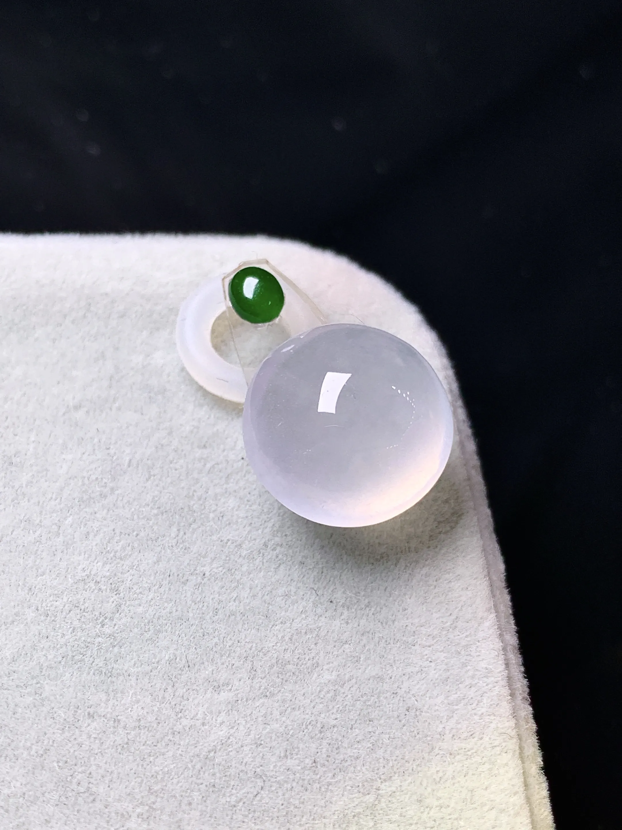 镶嵌款 冰种蛋面吊坠 玉质细腻 色泽清新艳丽 整体尺寸12*7