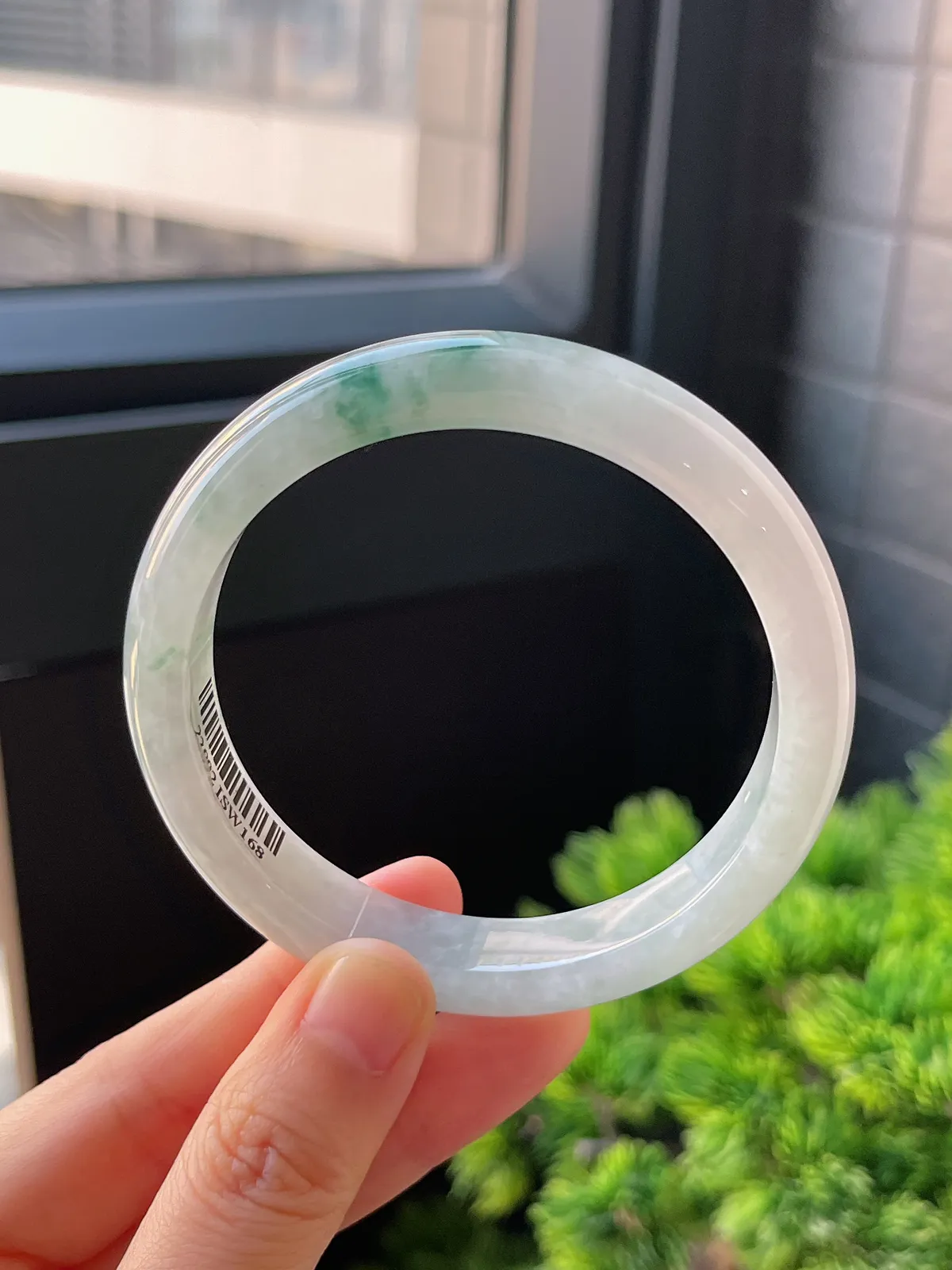 正圈57.8圈口，翡翠糯化种飘绿手镯