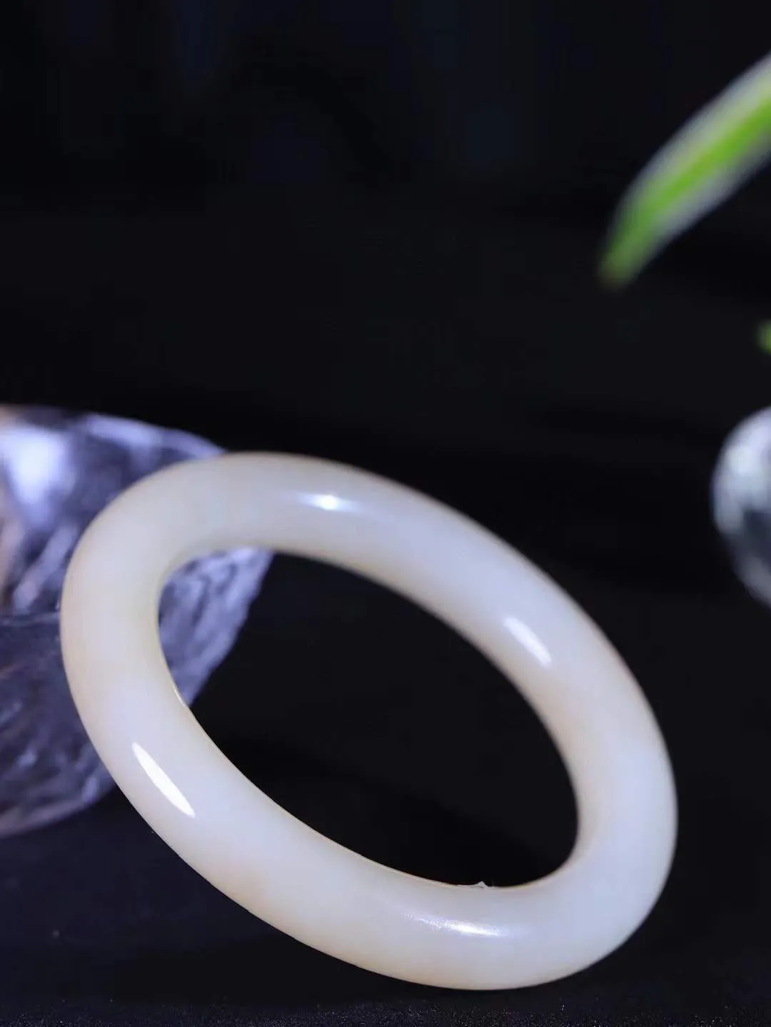 【粉黛.手镯】

精品️和田玉藕粉圆条手镯
仙女藕粉手镯
馥郁芬芳 油糯饱满
气质温婉尔雅 甜甜的藕粉色
质地如膏似脂 少女感十足
精工打磨 手感上佳
尺寸57.5-11.3-11.2mm 重66.5克 fDA-63102544