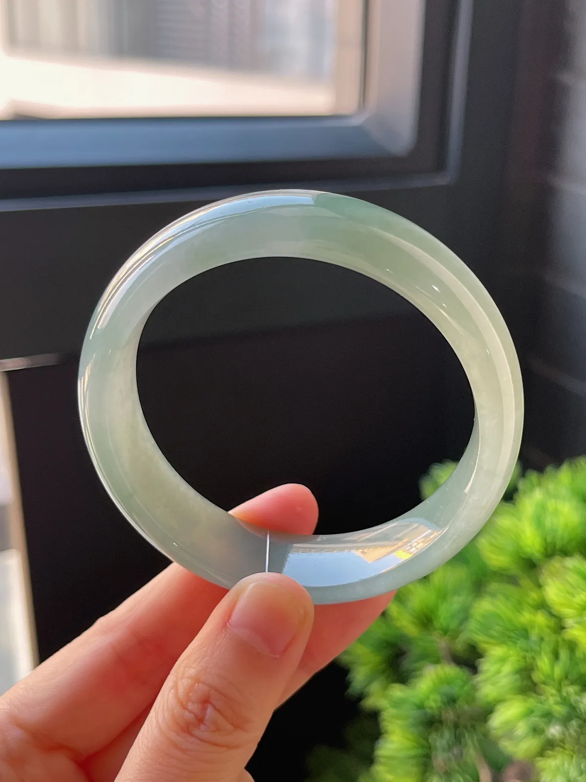 正圈55.3圈口，翡翠冰糯种淡绿色手镯