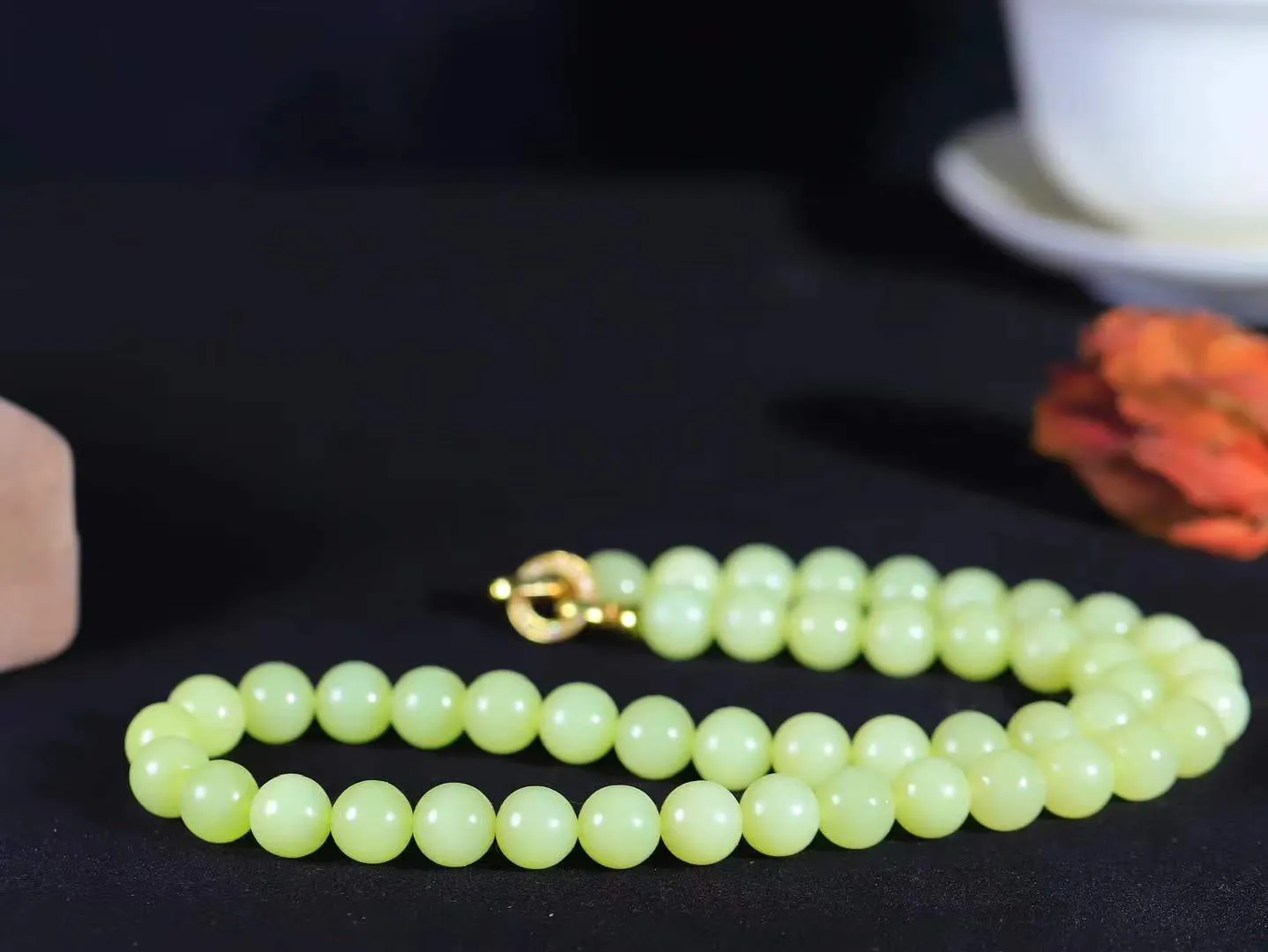 【珠圆玉润.项链】

精品和田玉黄口珠圆玉润项链 玉质细腻油润 饱满光滑 质朴无华，悠远简单，人心