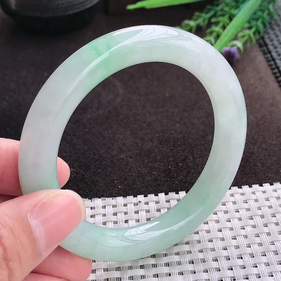 实拍A货翡翠57/10.8/10.5老坑冰胶水灵冰晴绿圆条手镯翡翠玉镯子平安镯