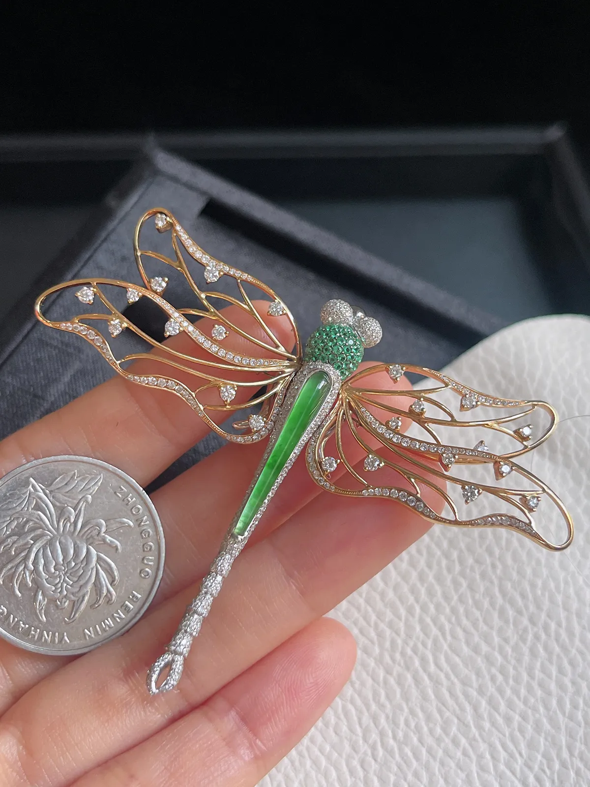 18k金翡翠蜻蜓胸针