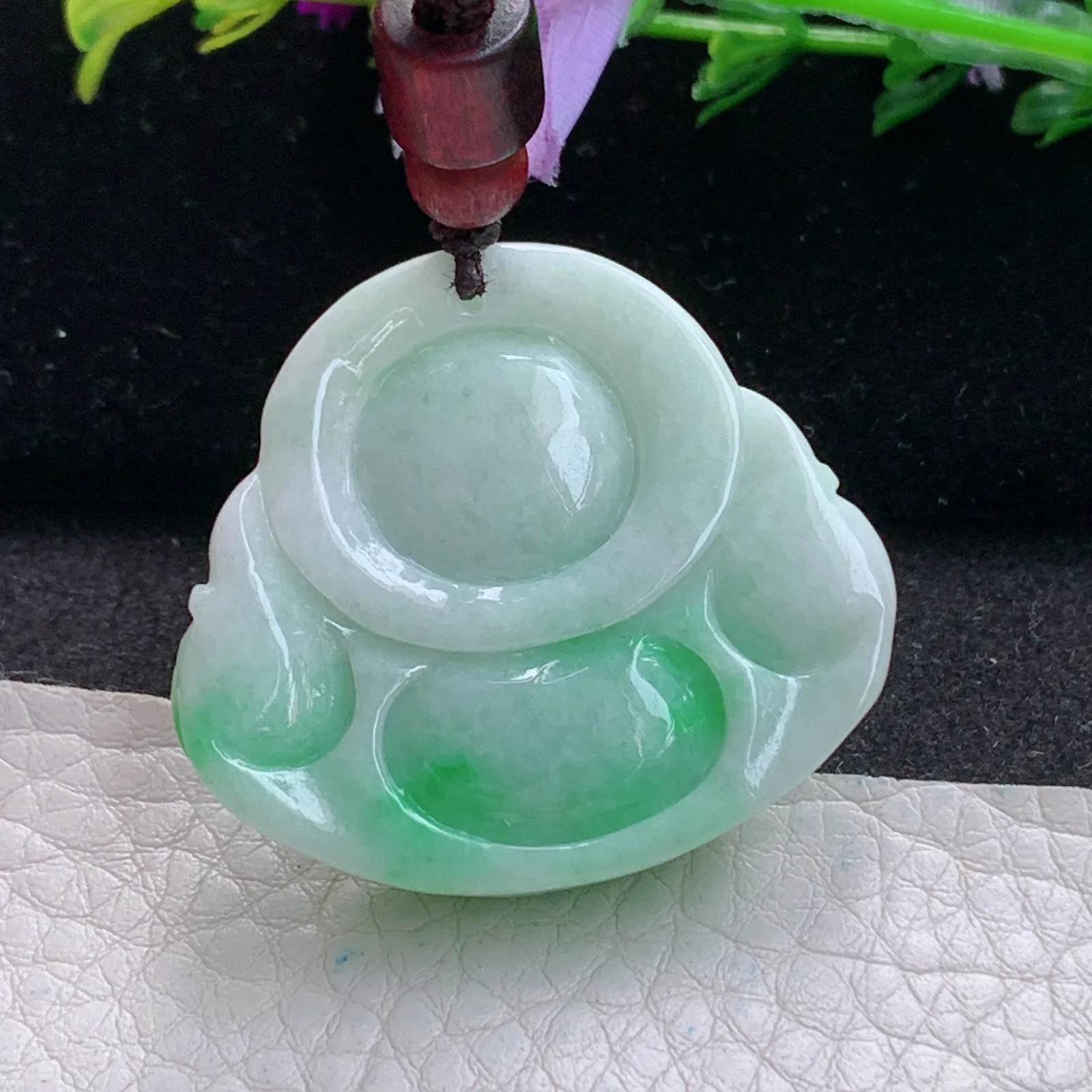 zen实拍35*38*9.5缅甸翡翠精美半山半水飘绿佛公玉项坠 玉挂件