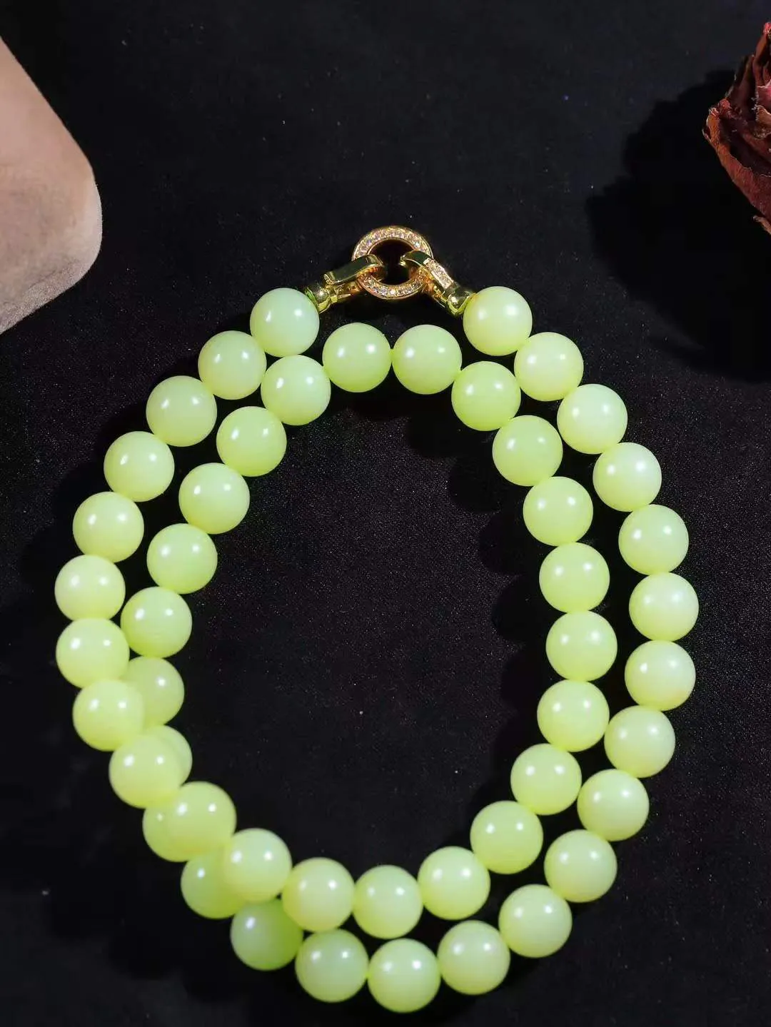 【珠圆玉润.项链】

精品和田玉黄口珠圆玉润项链 玉质细腻油润 饱满光滑 质朴无华，悠远简单，人心