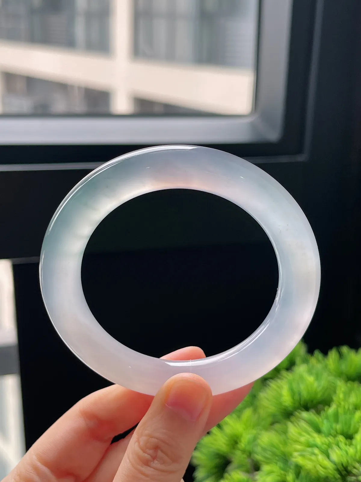 圆镯55.7圈口，翡翠冰种飘花手镯