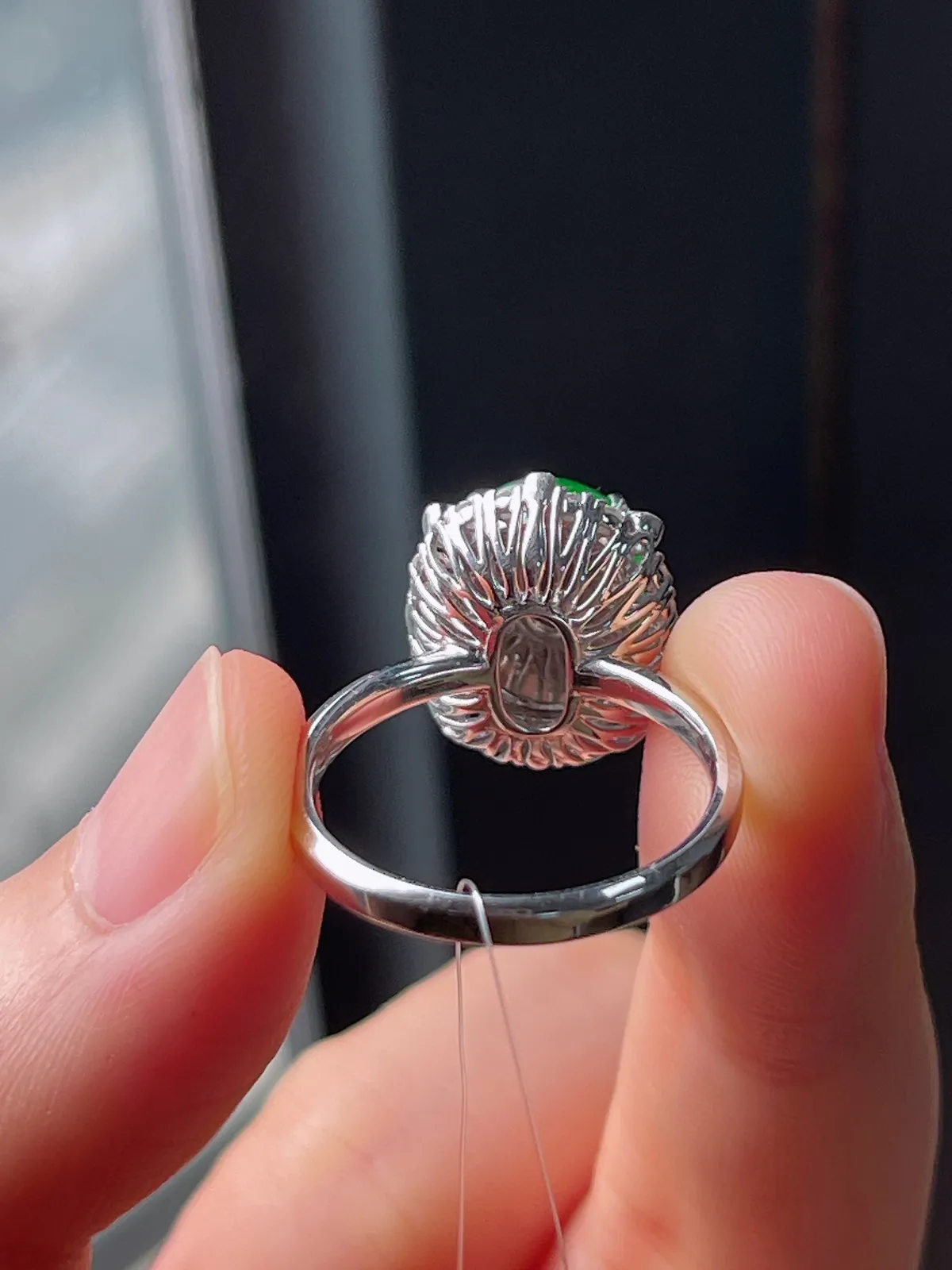 18k金伴钻石翡翠冰糯种绿色戒指