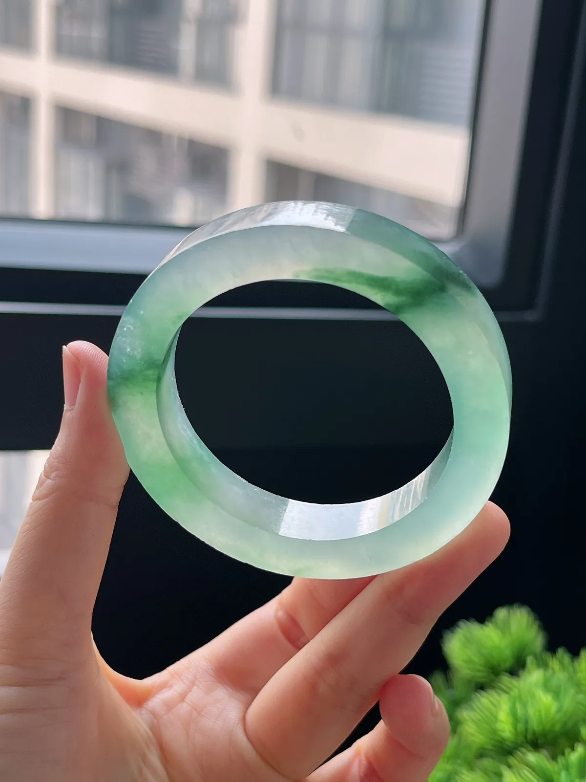 翡翠冰种飘花毛坯，⭕️正圈最大做52，最小做50.5