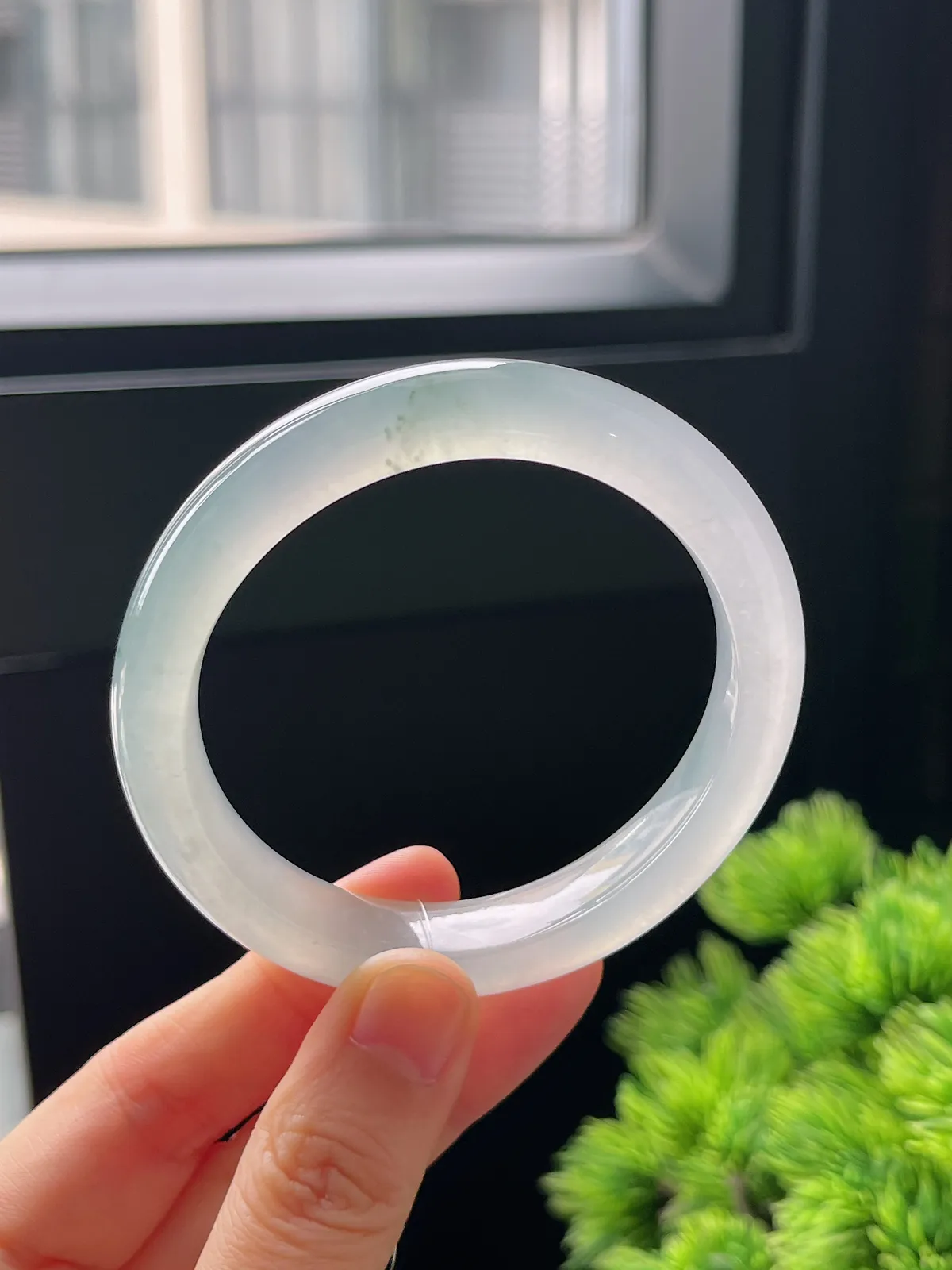 贵妃镯54.6圈口，翡翠冰种白色手镯