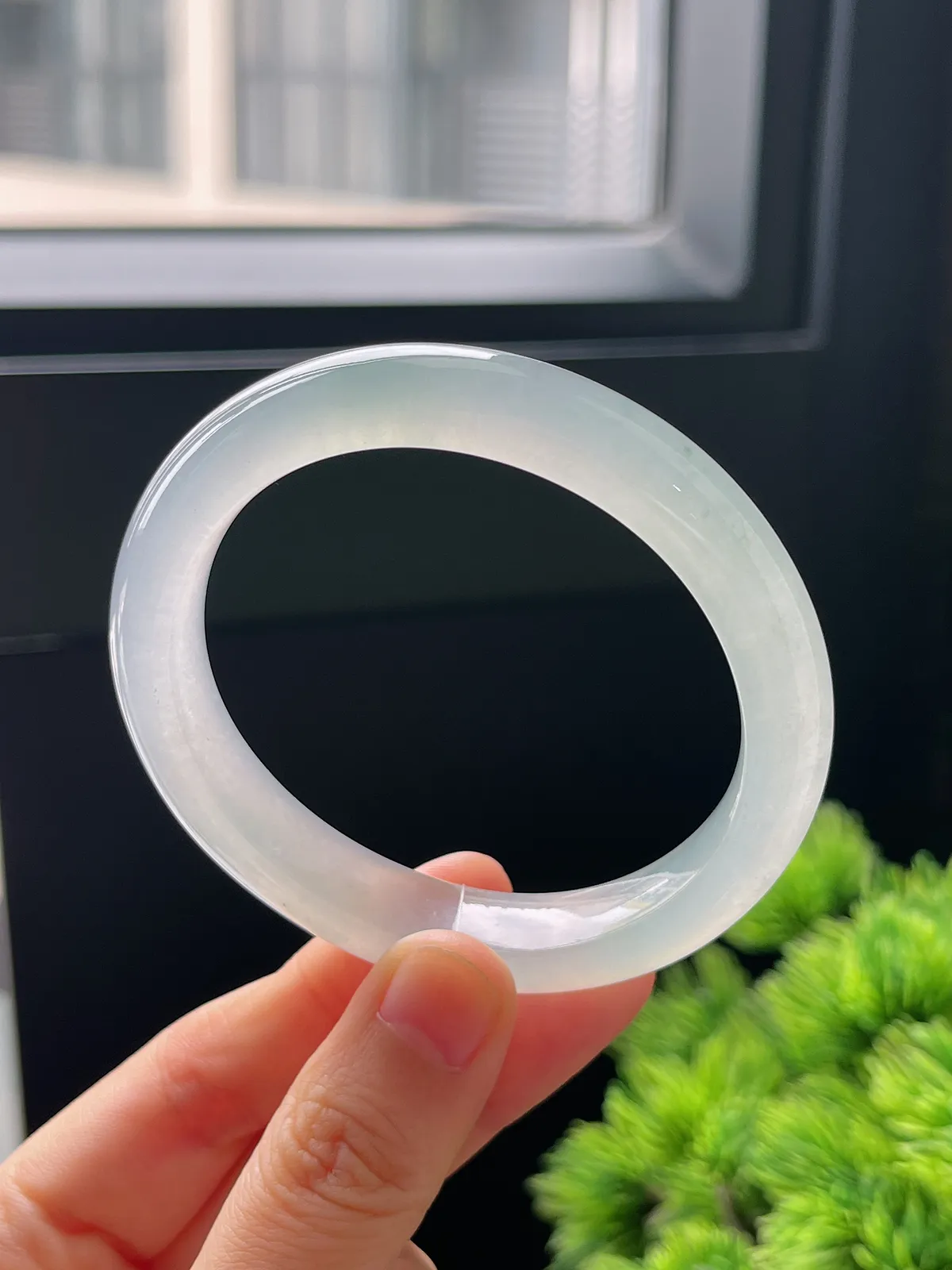 贵妃镯54.6圈口，翡翠冰种白色手镯