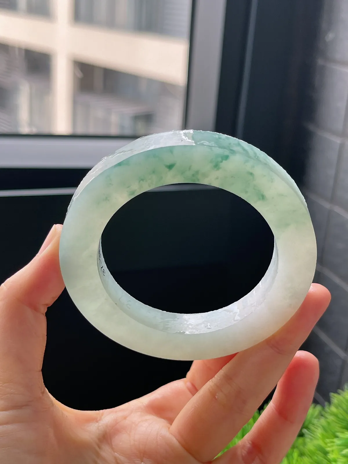 翡翠冰糯种飘花毛坯，⭕️正圈最大做60，圆条最大做56；最小做53.7