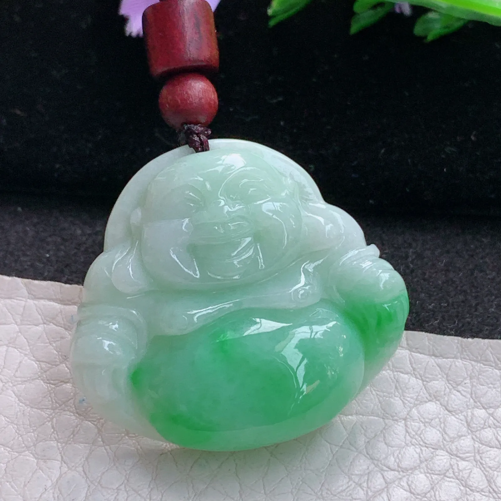 zen实拍35*38*9.5缅甸翡翠精美半山半水飘绿佛公玉项坠 玉挂件