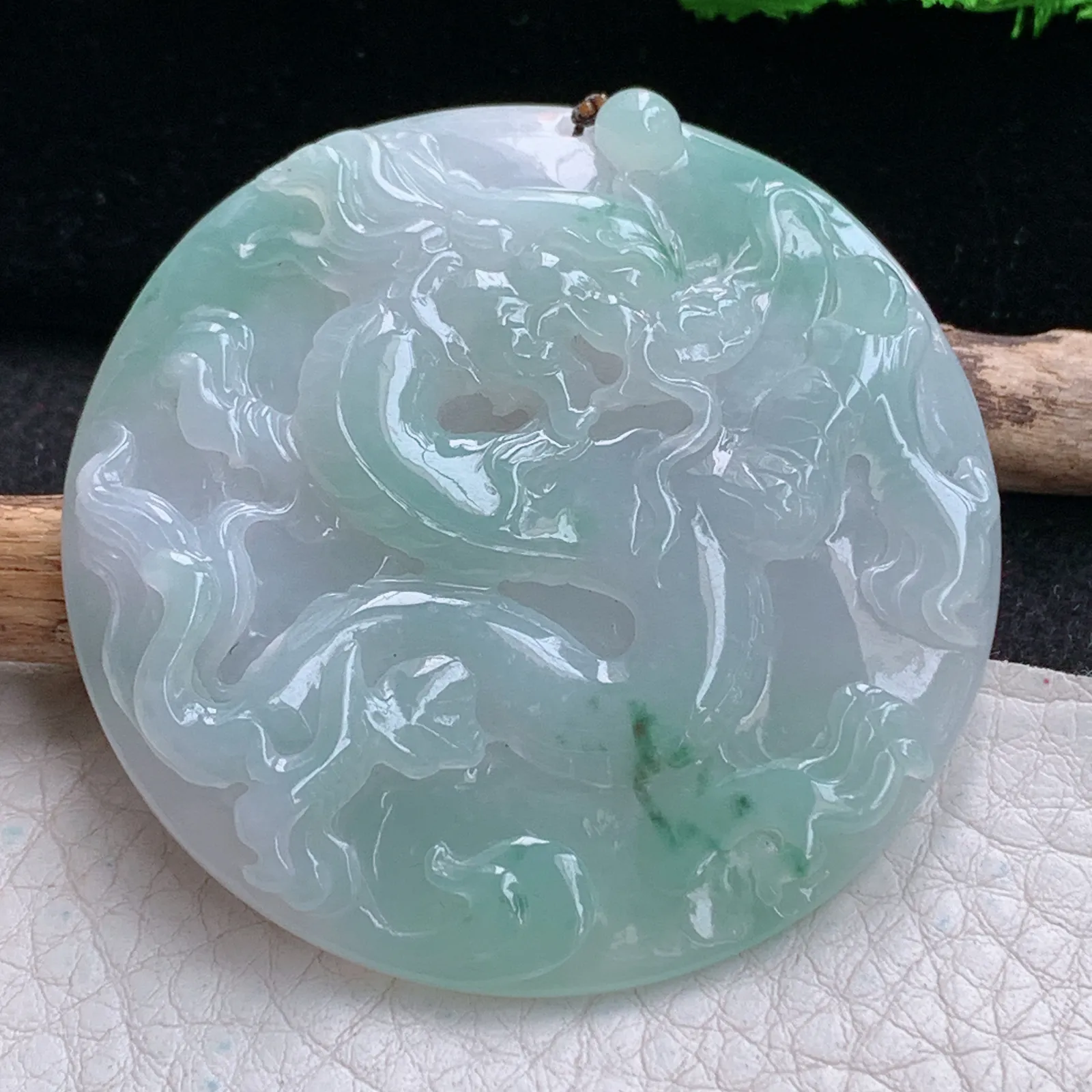 zen实拍54*9.2缅甸翡翠精美飘花龙牌 龙行天下玉项坠 毛衣坠