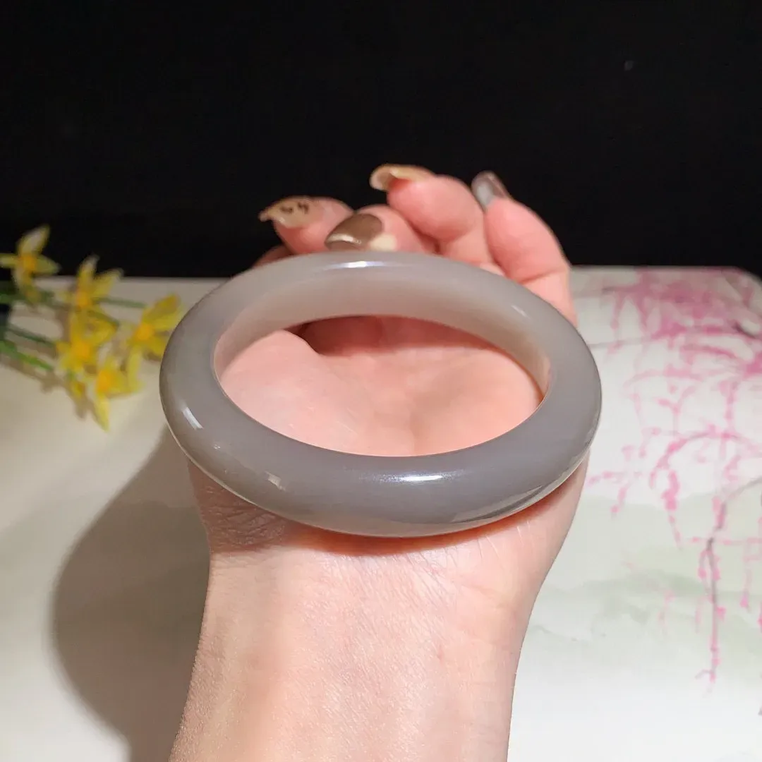 和田玉58.5圈口藕粉色加紫手镯！玉质细腻油润 底色纯净 无裂无黑 脂粉好，品质好！