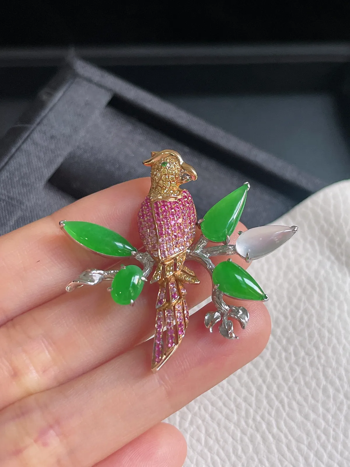 18k金翡翠喜上枝头胸针