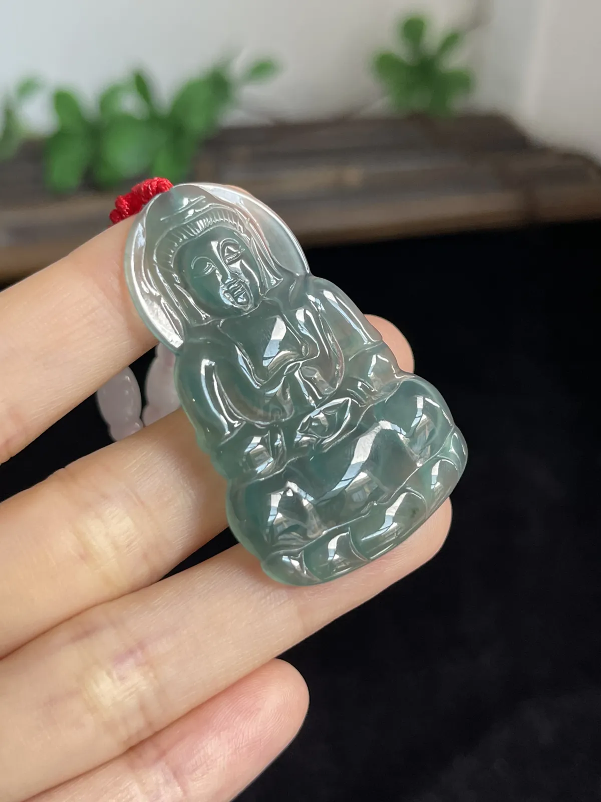 冰种蓝色蓝水，观音吊坠，翡翠吊坠