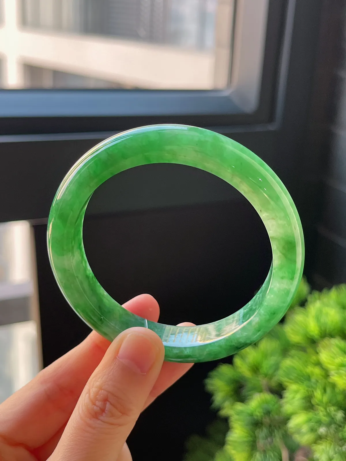 正圈56.3圈口，翡翠糯化种满绿手镯