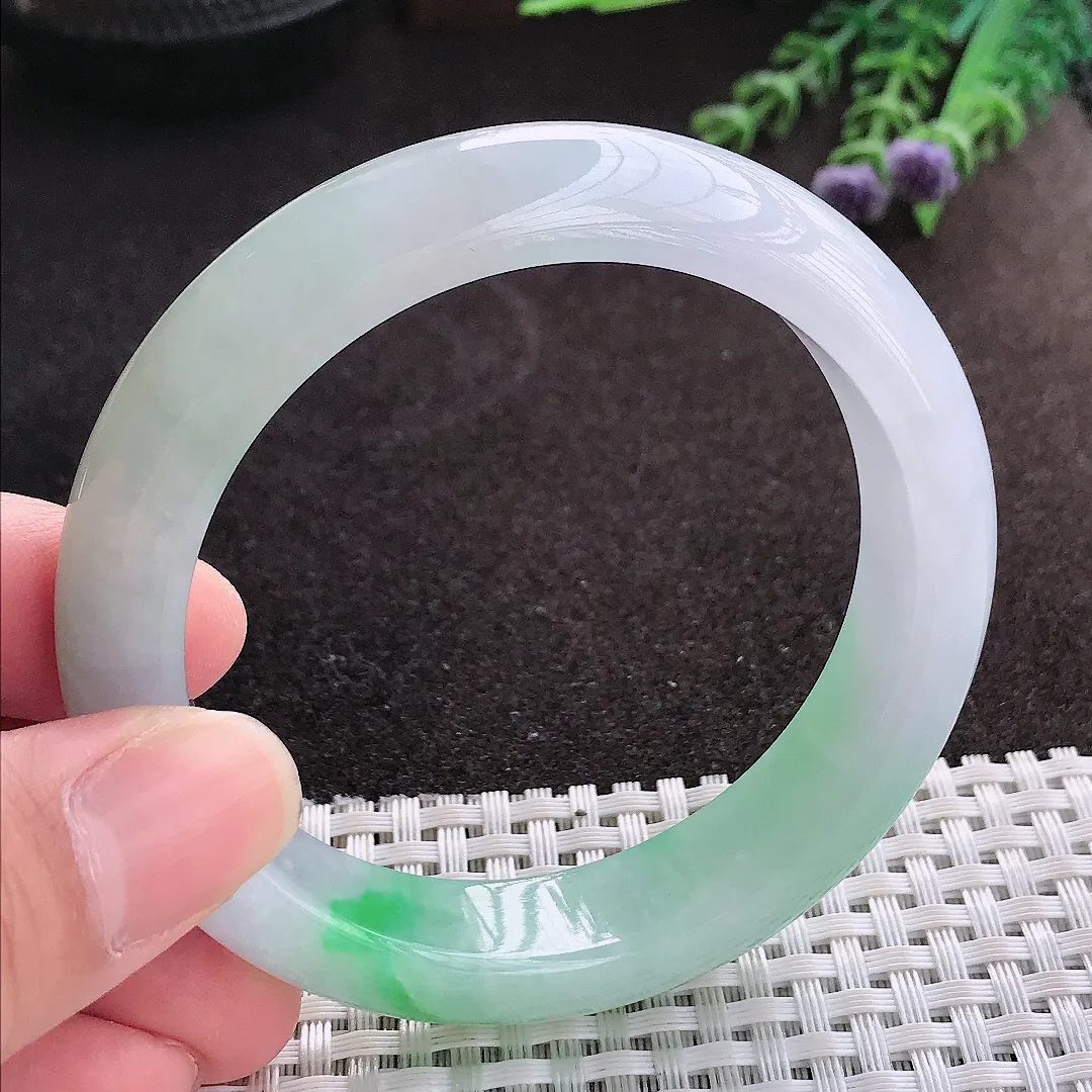 实拍A货翡翠56.5/13.7/8.9老坑冰胶水灵飘绿手镯翡翠玉镯子平安镯