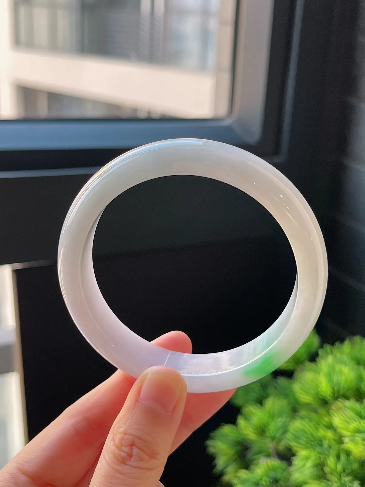 正圈59圈口，翡翠糯化种飘绿手镯